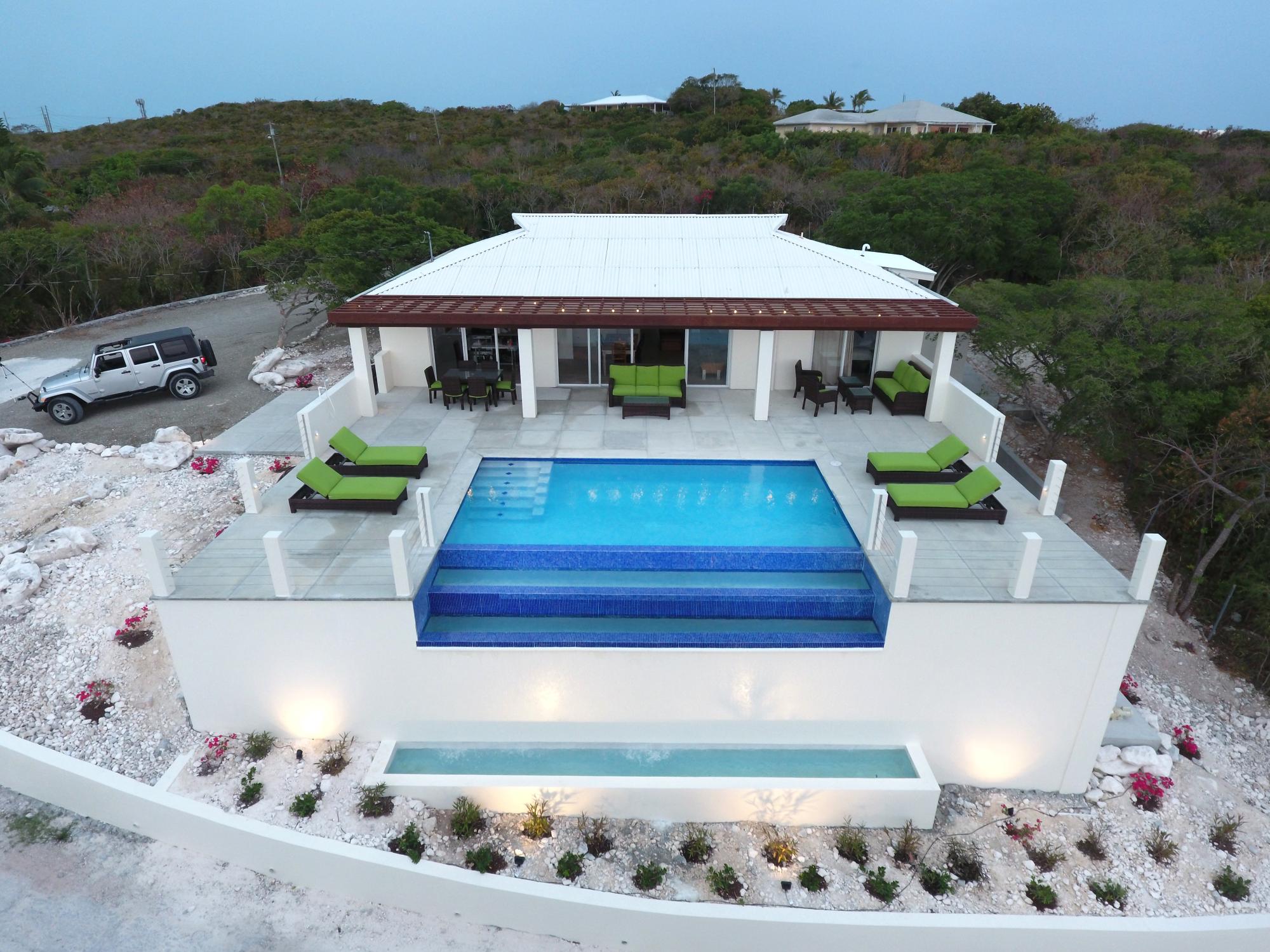 Hill Top Villa with Views -