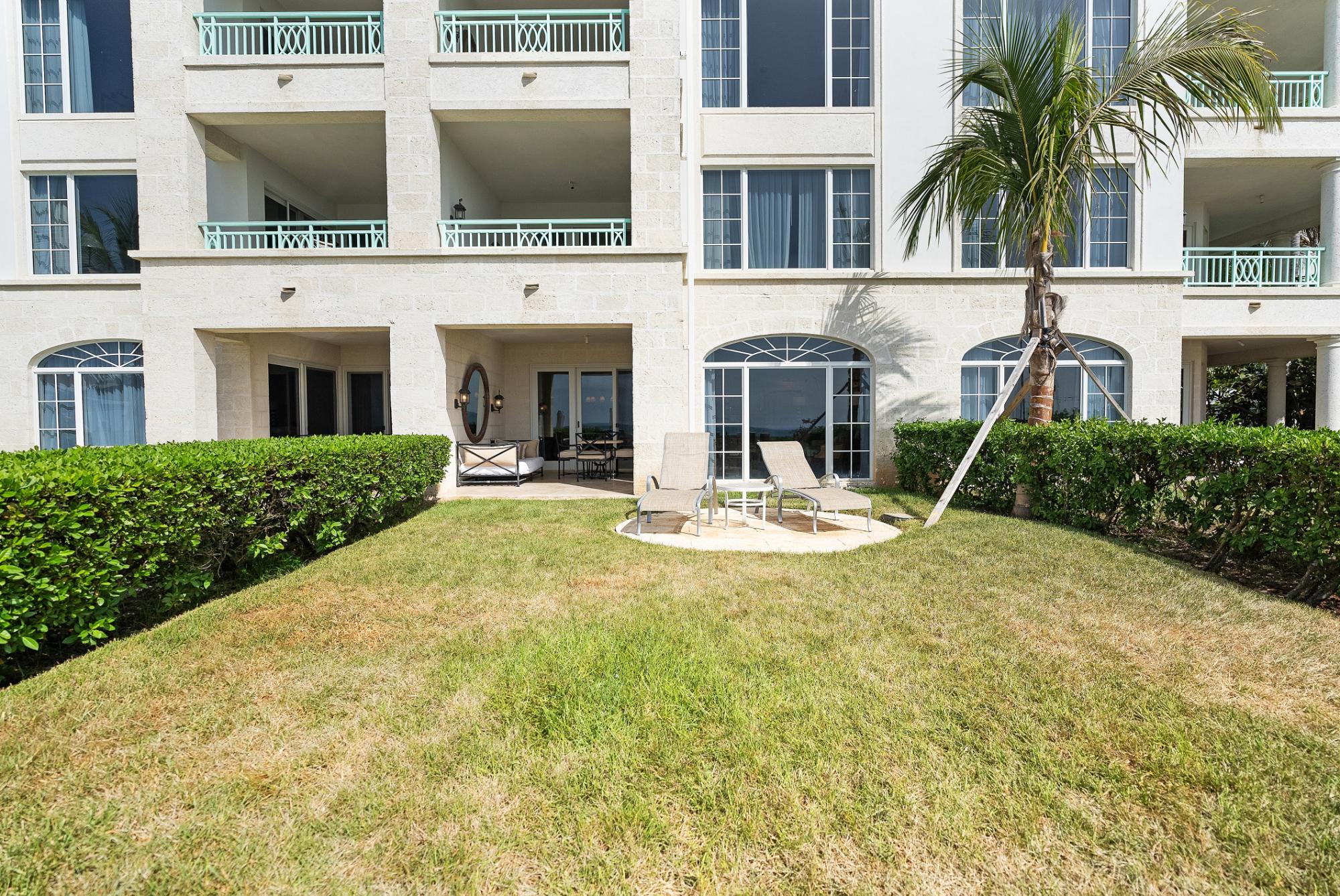 16 THE PALMS — photo 4