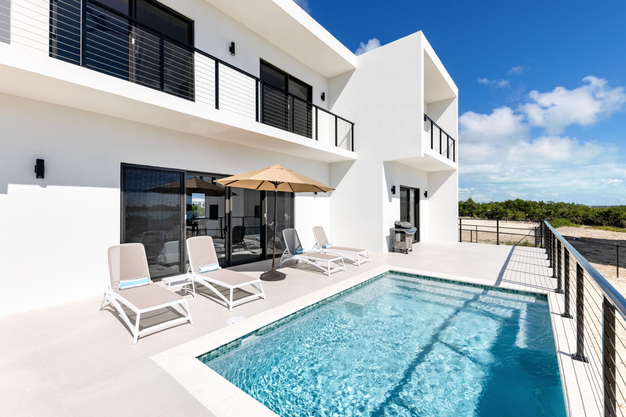 1 Lakeview Villas