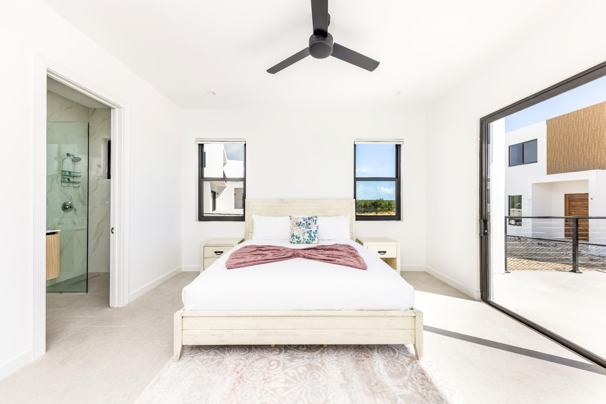 1 Lakeview Villas