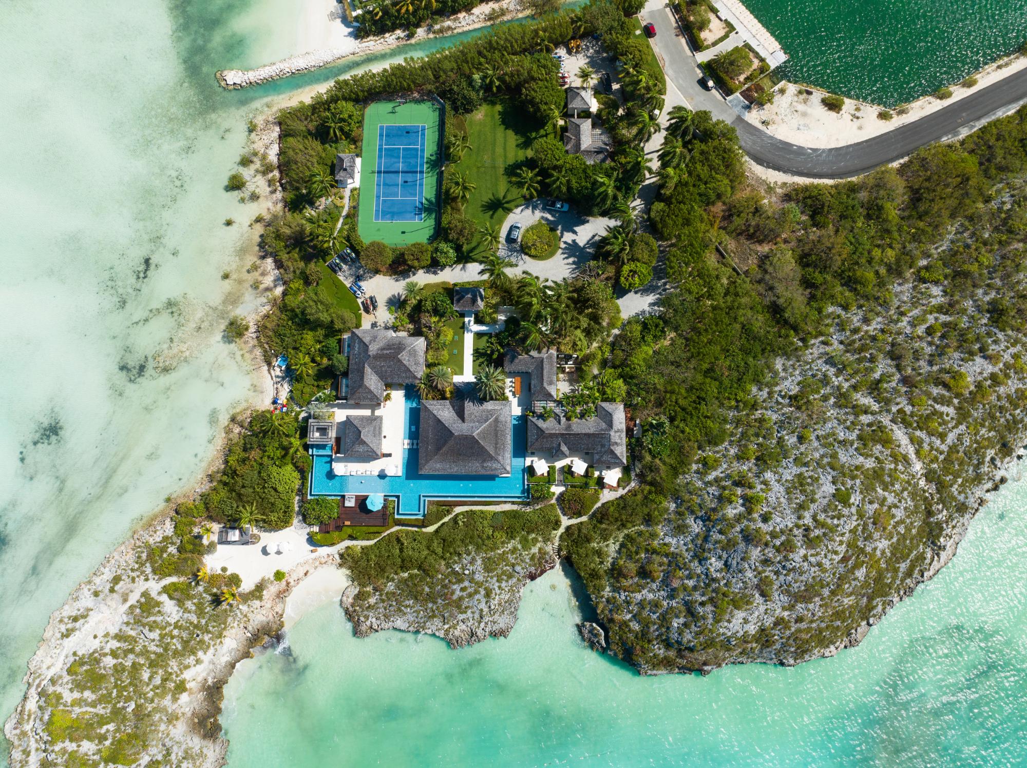TURTLE TAIL ESTATE — photo 2