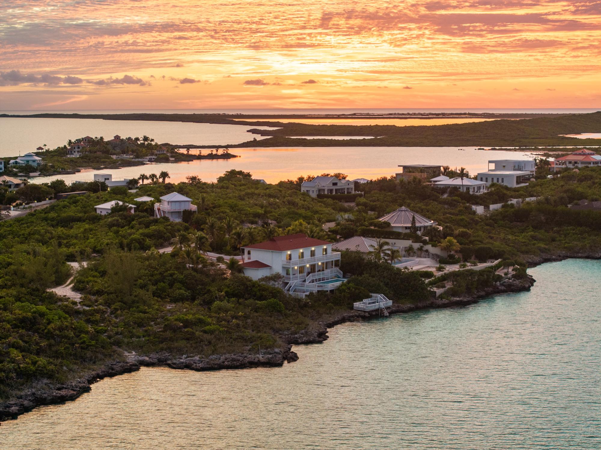 CHALK SOUND VILLA OASIS