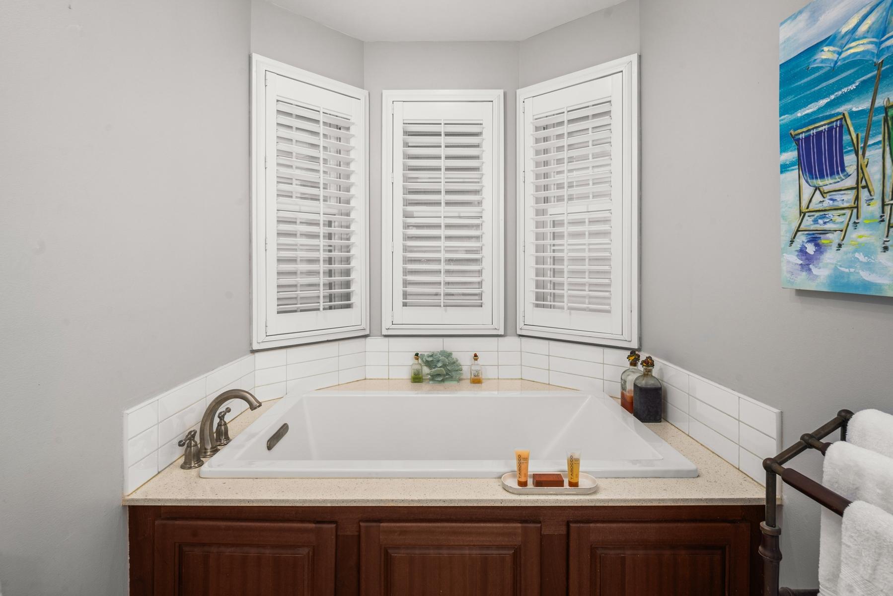 SHUTTERS VILLA
