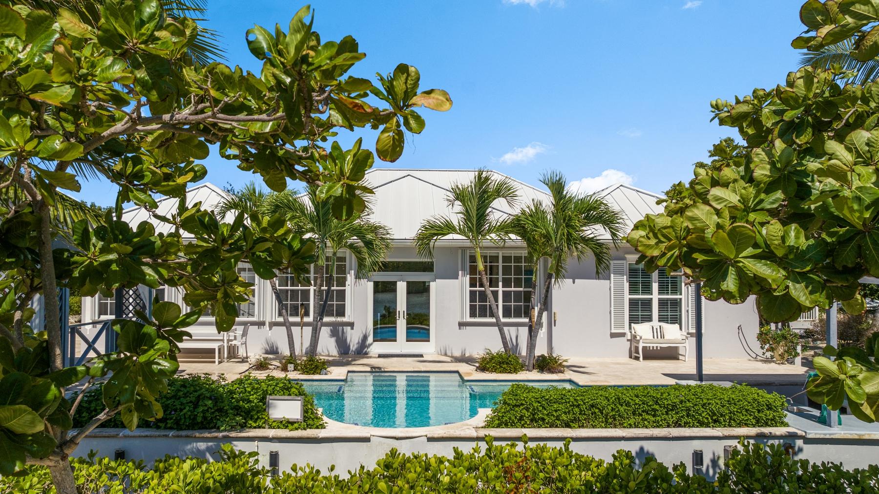 SHUTTERS VILLA