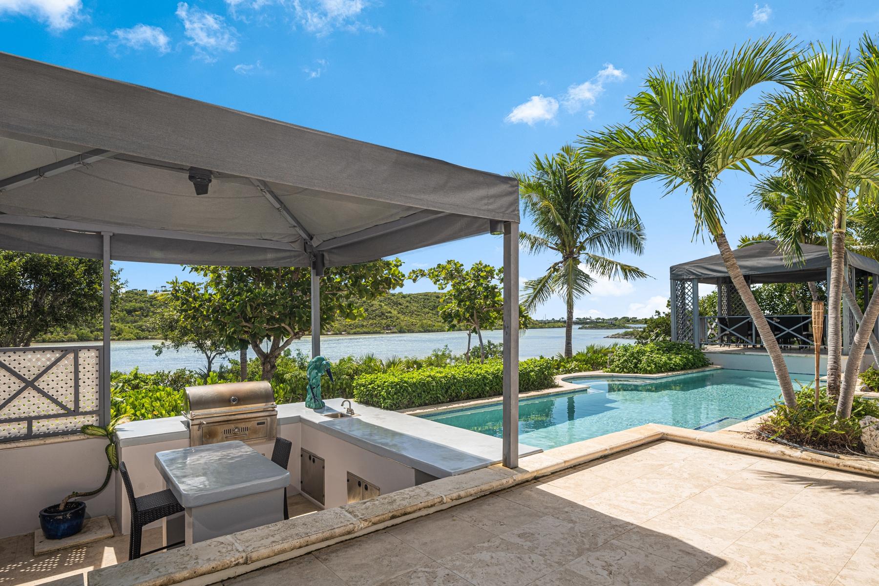 SHUTTERS VILLA