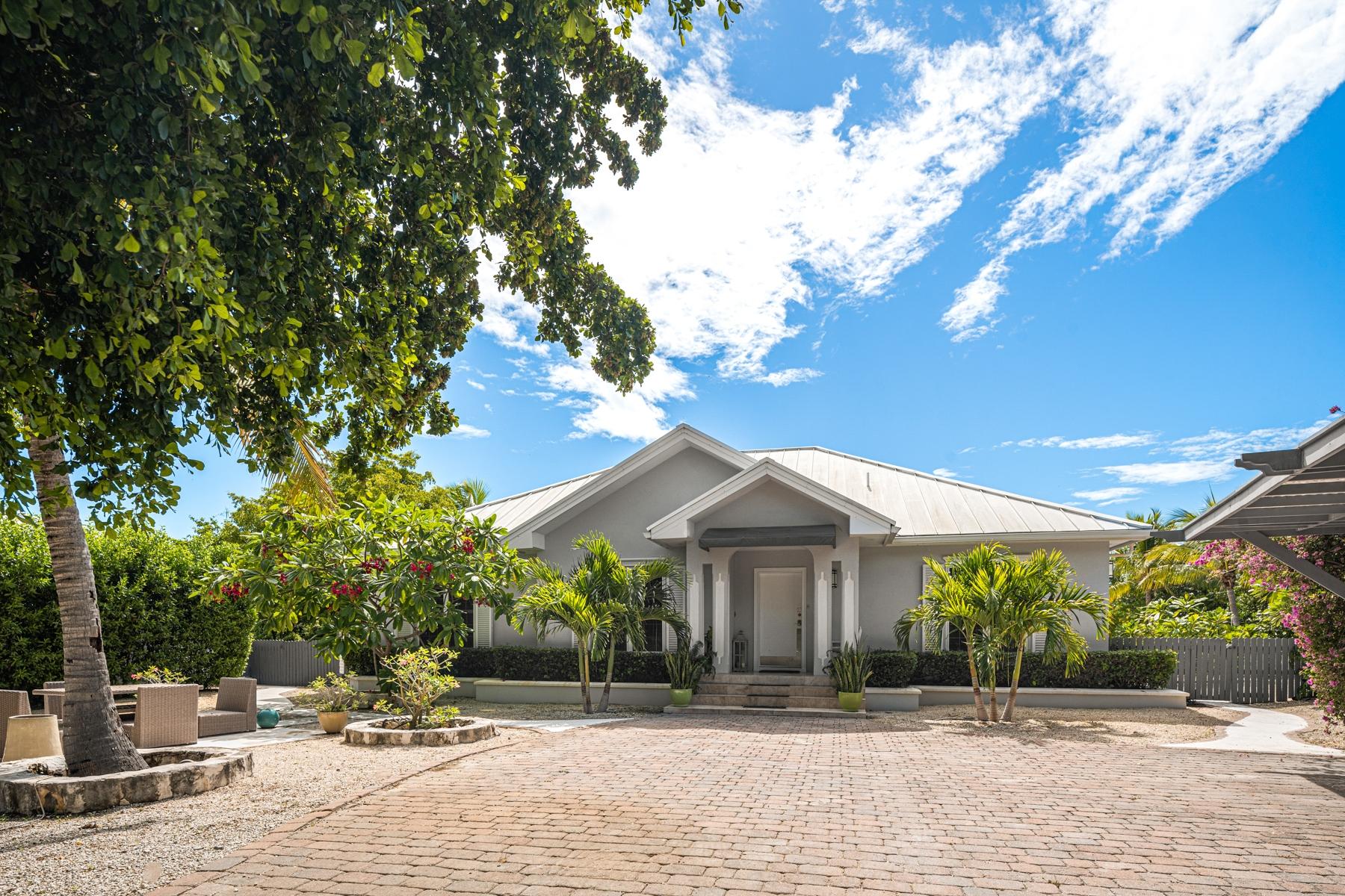 SHUTTERS VILLA