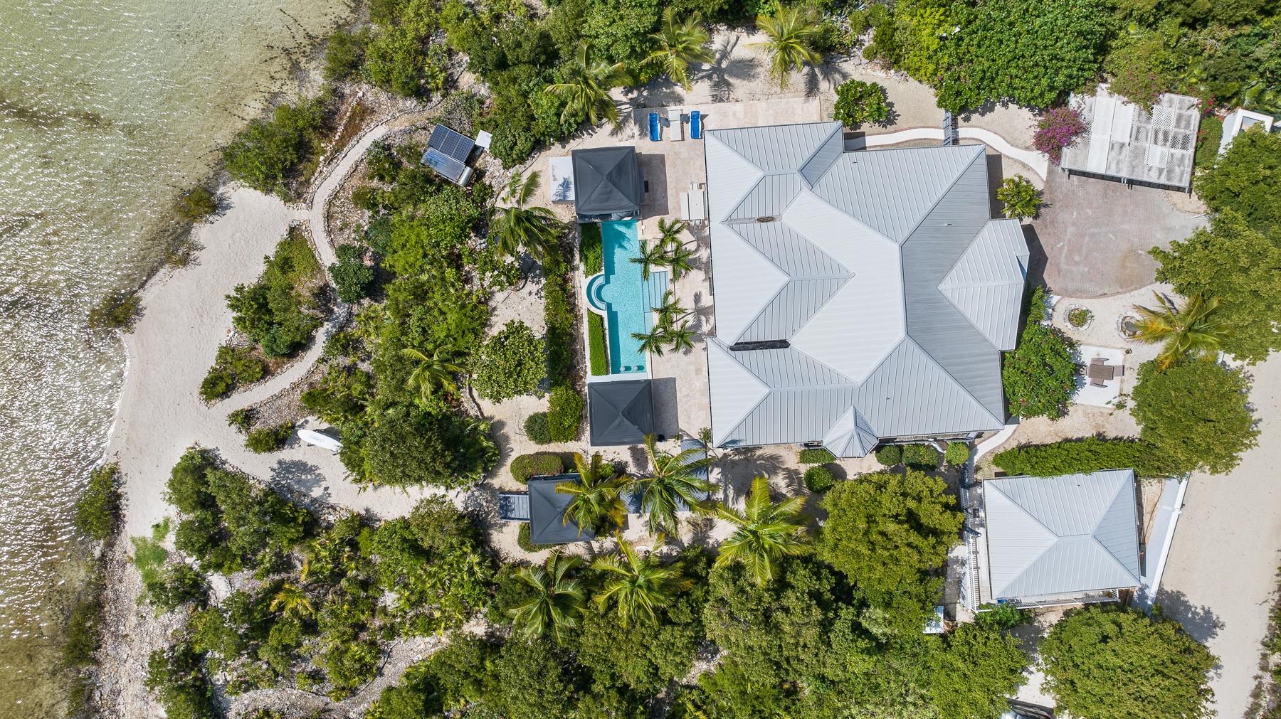 SHUTTERS VILLA