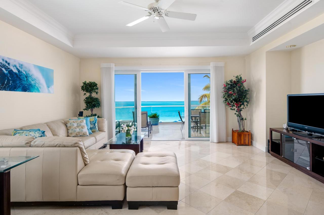 THE PINNACLE ON GRACE BAY — photo 2