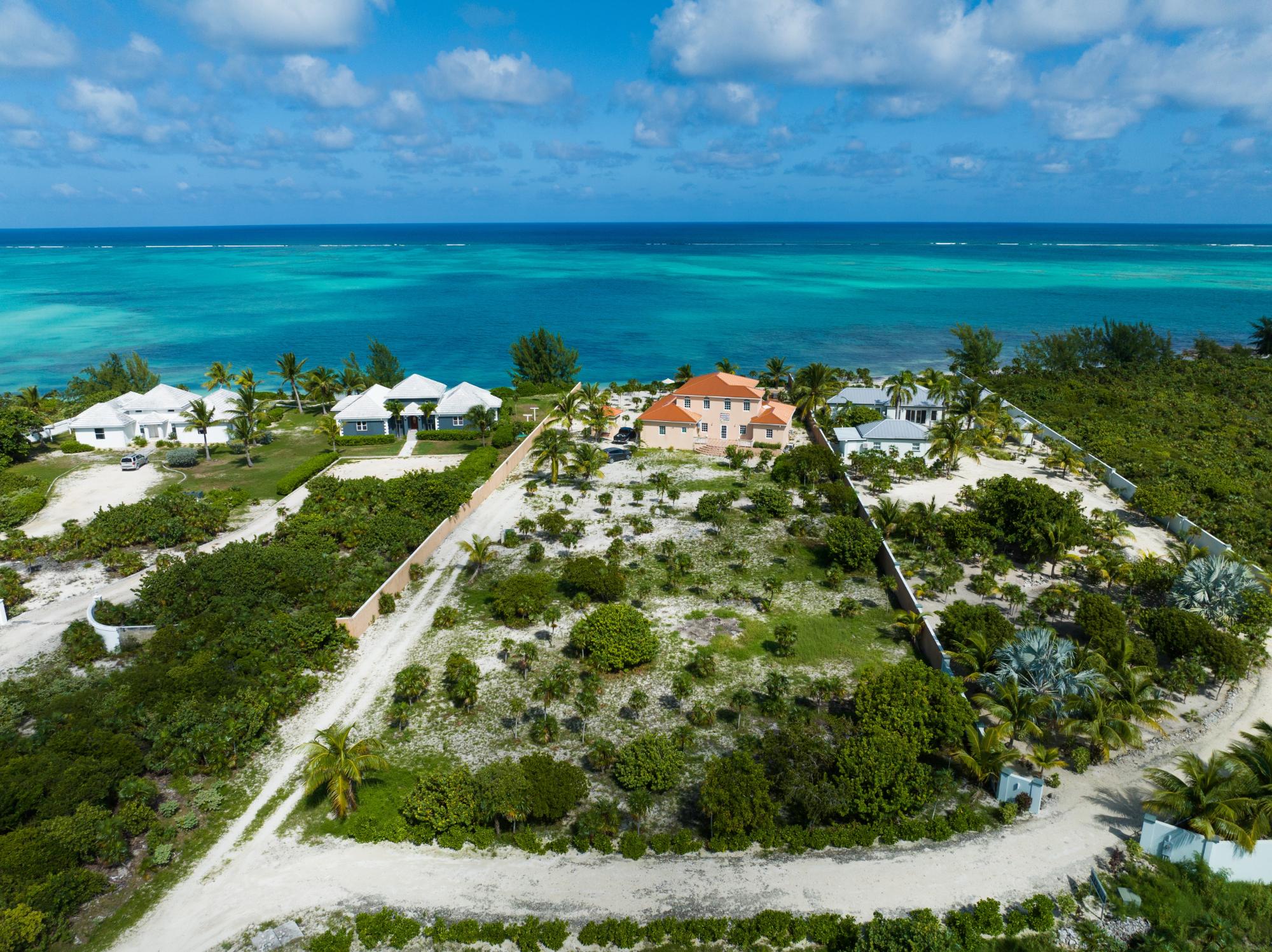 GOLDEN PELICAN VILLA — photo 2
