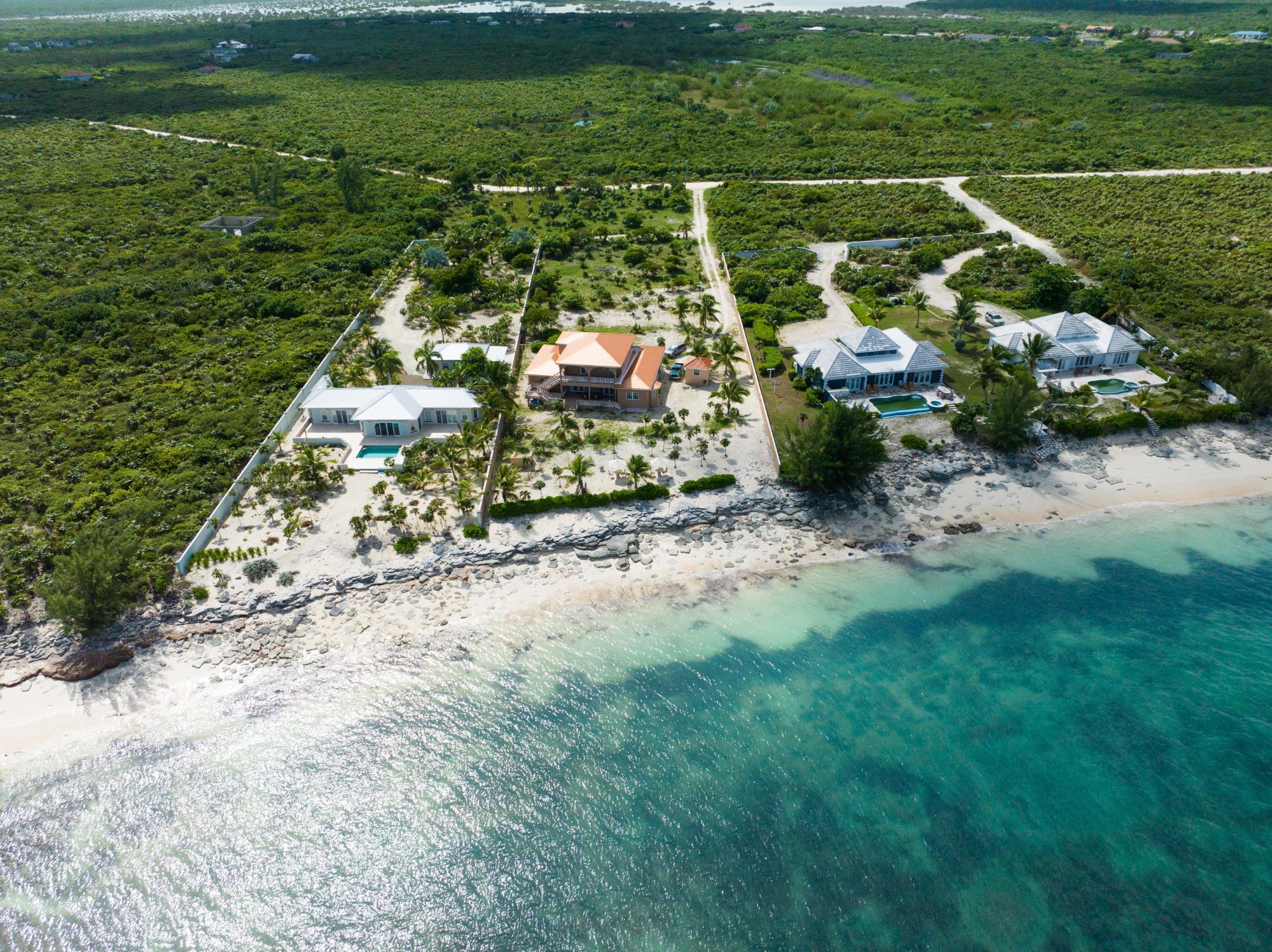 GOLDEN PELICAN VILLA — photo 4