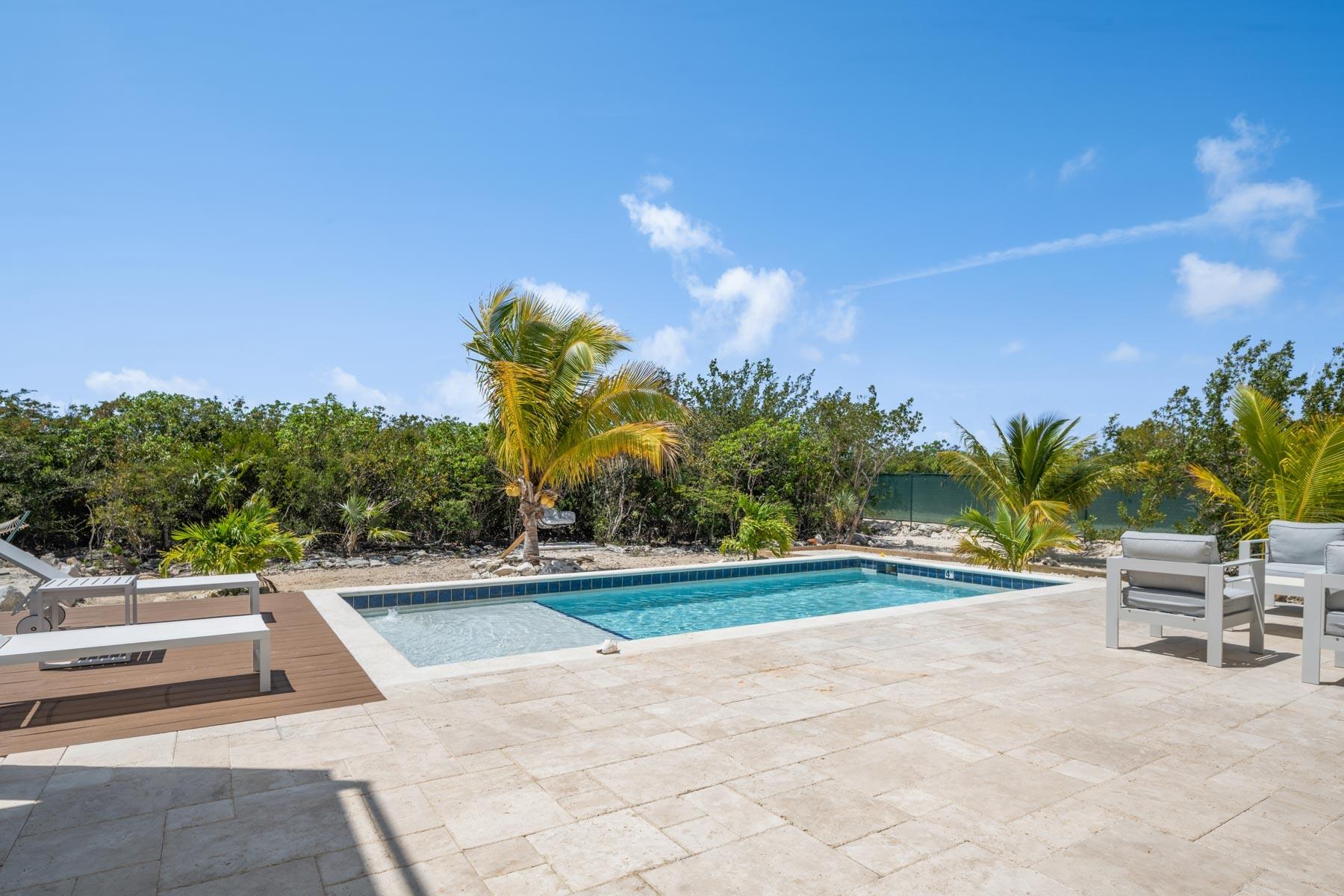 Blue Lotus Villa Long Bay