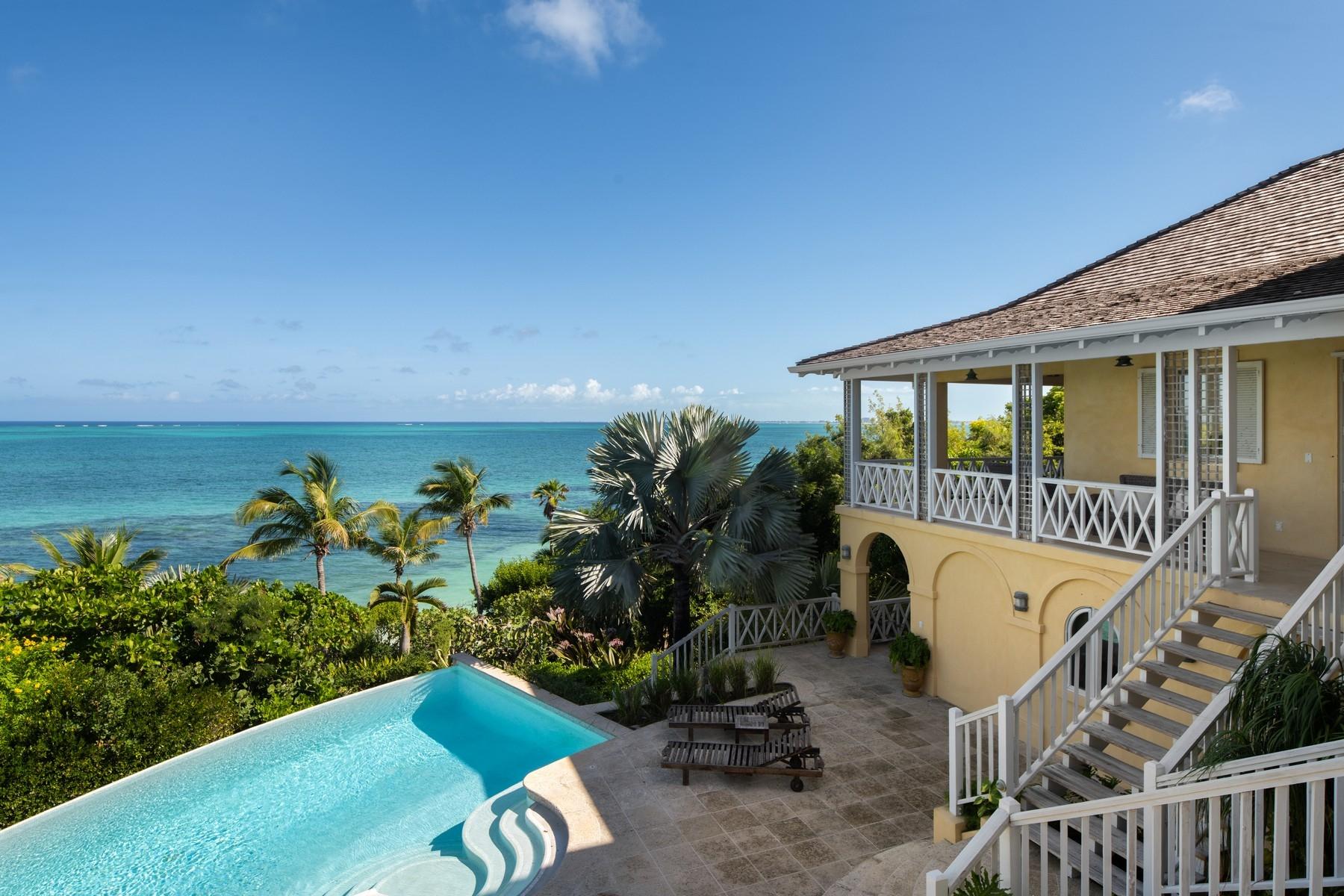 BLUE CAY - Thompson Cove Beachfront