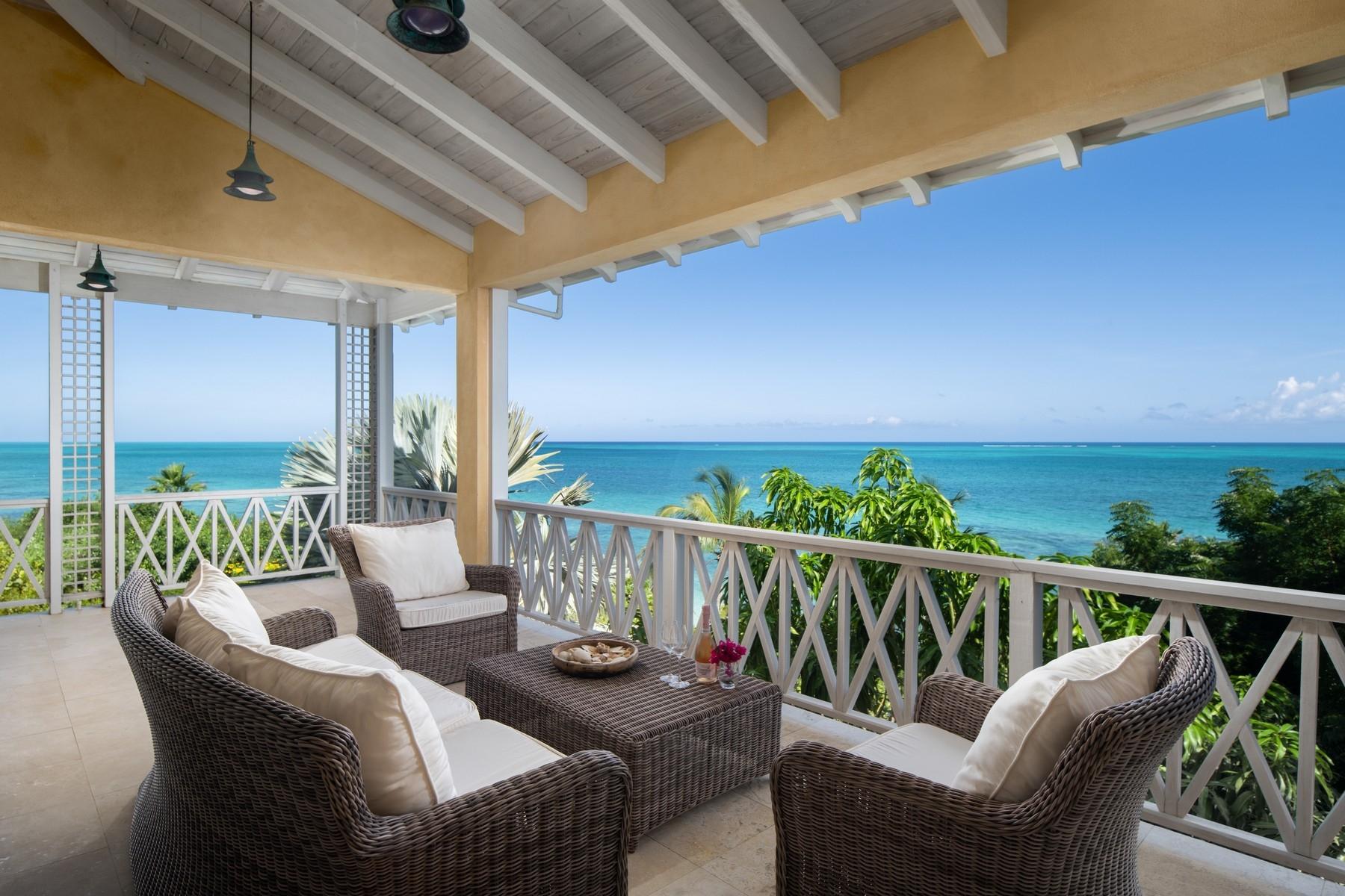 BLUE CAY - Thompson Cove Beachfront