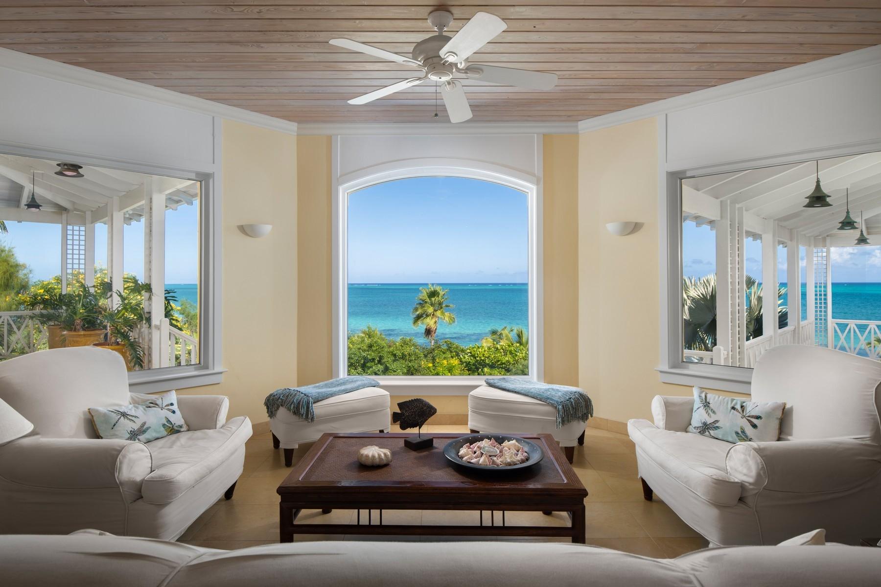 BLUE CAY - Thompson Cove Beachfront