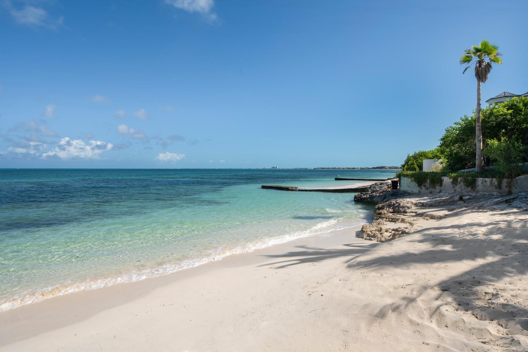 BLUE CAY - Thompson Cove Beachfront
