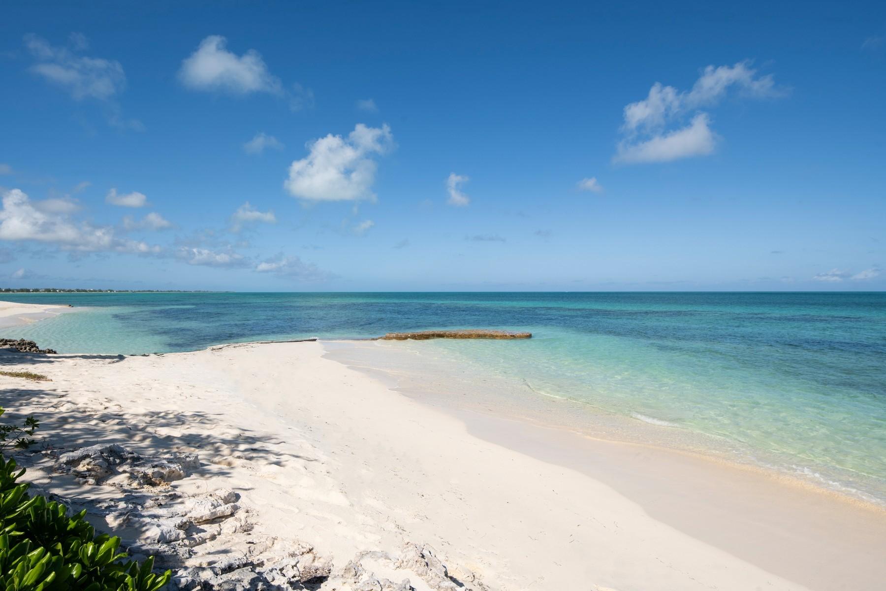 BLUE CAY - Thompson Cove Beachfront