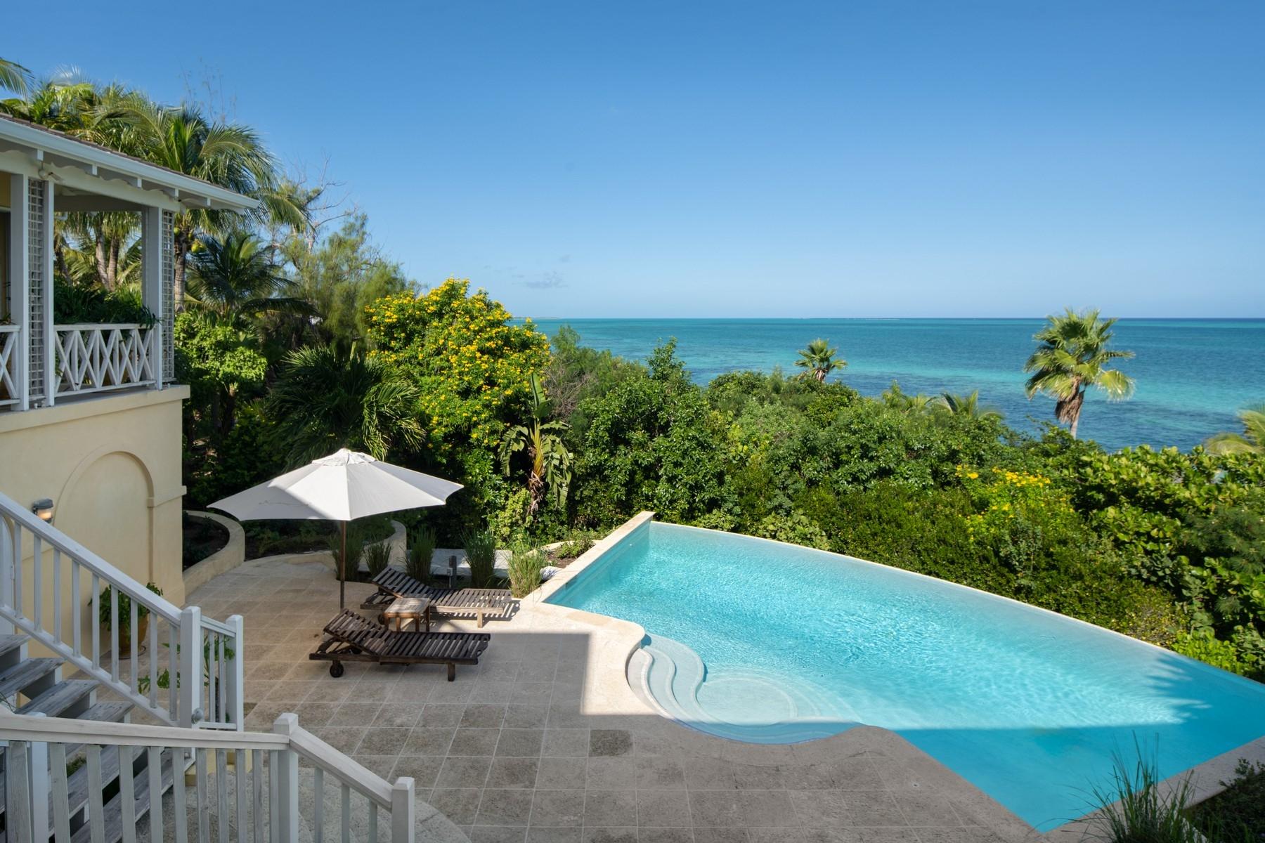 BLUE CAY - Thompson Cove Beachfront