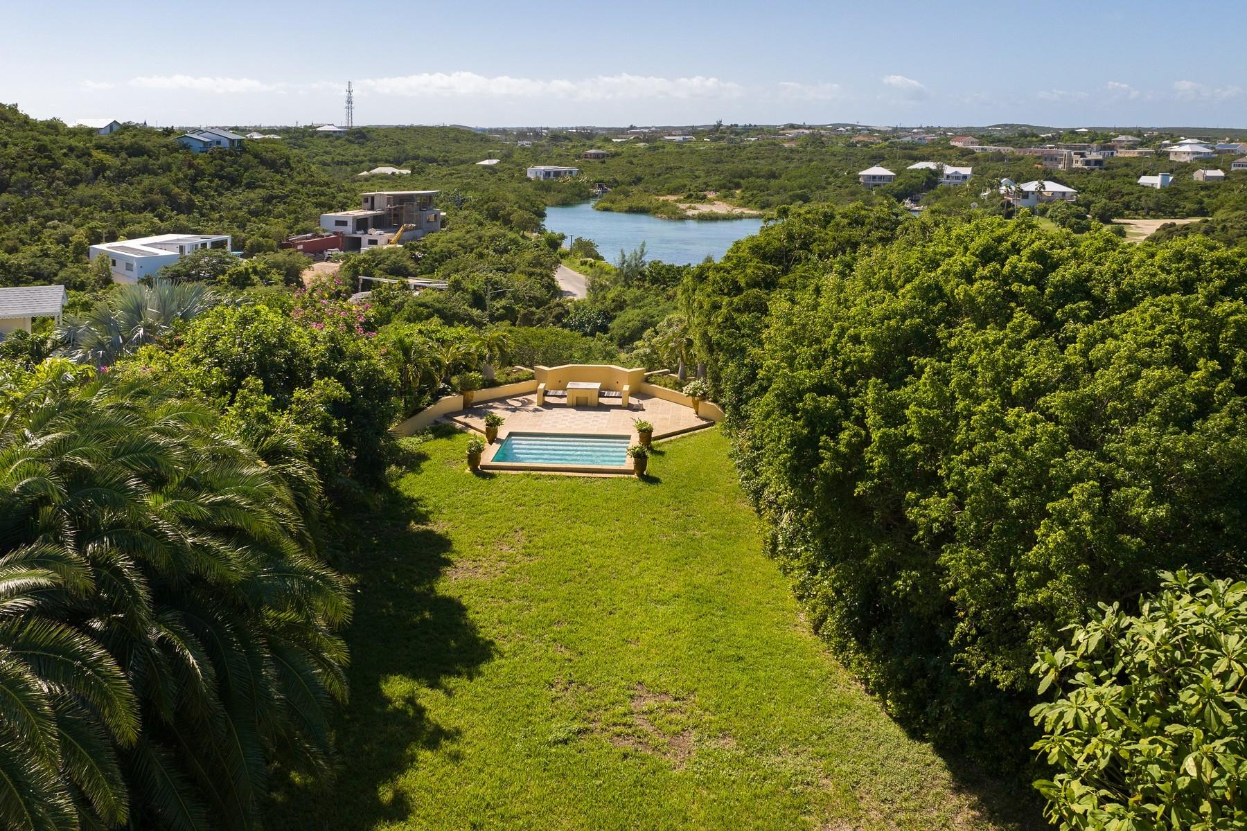 BLUE CAY - Thompson Cove Beachfront