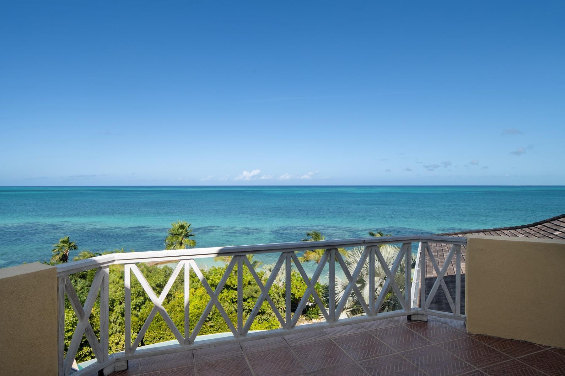 BLUE CAY - Thompson Cove Beachfront