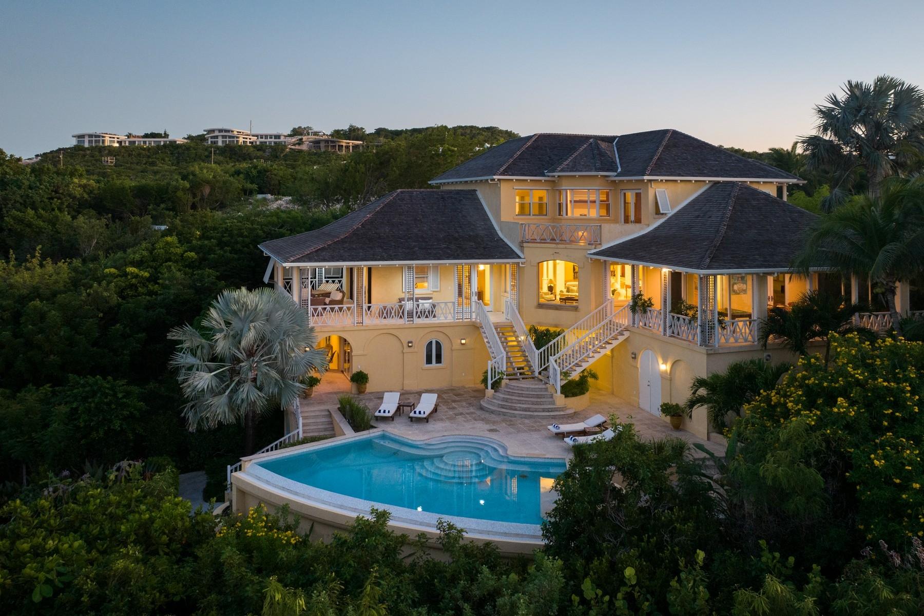 BLUE CAY - Thompson Cove Beachfront