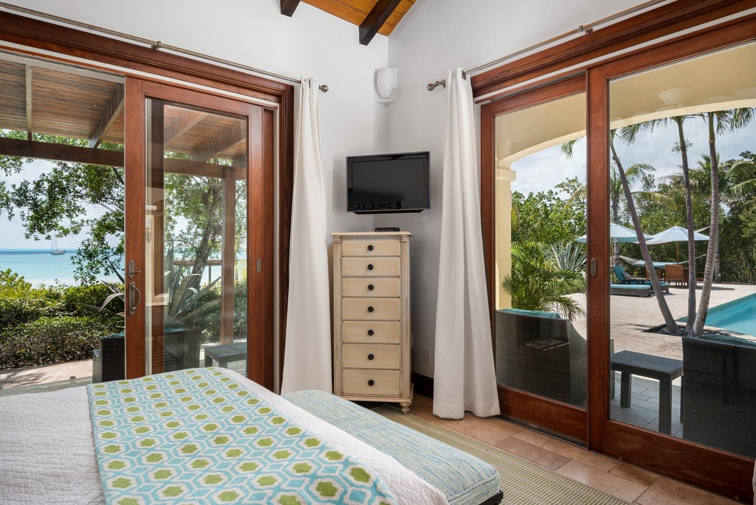 Villa Mirabelle, Sapodilla Bay