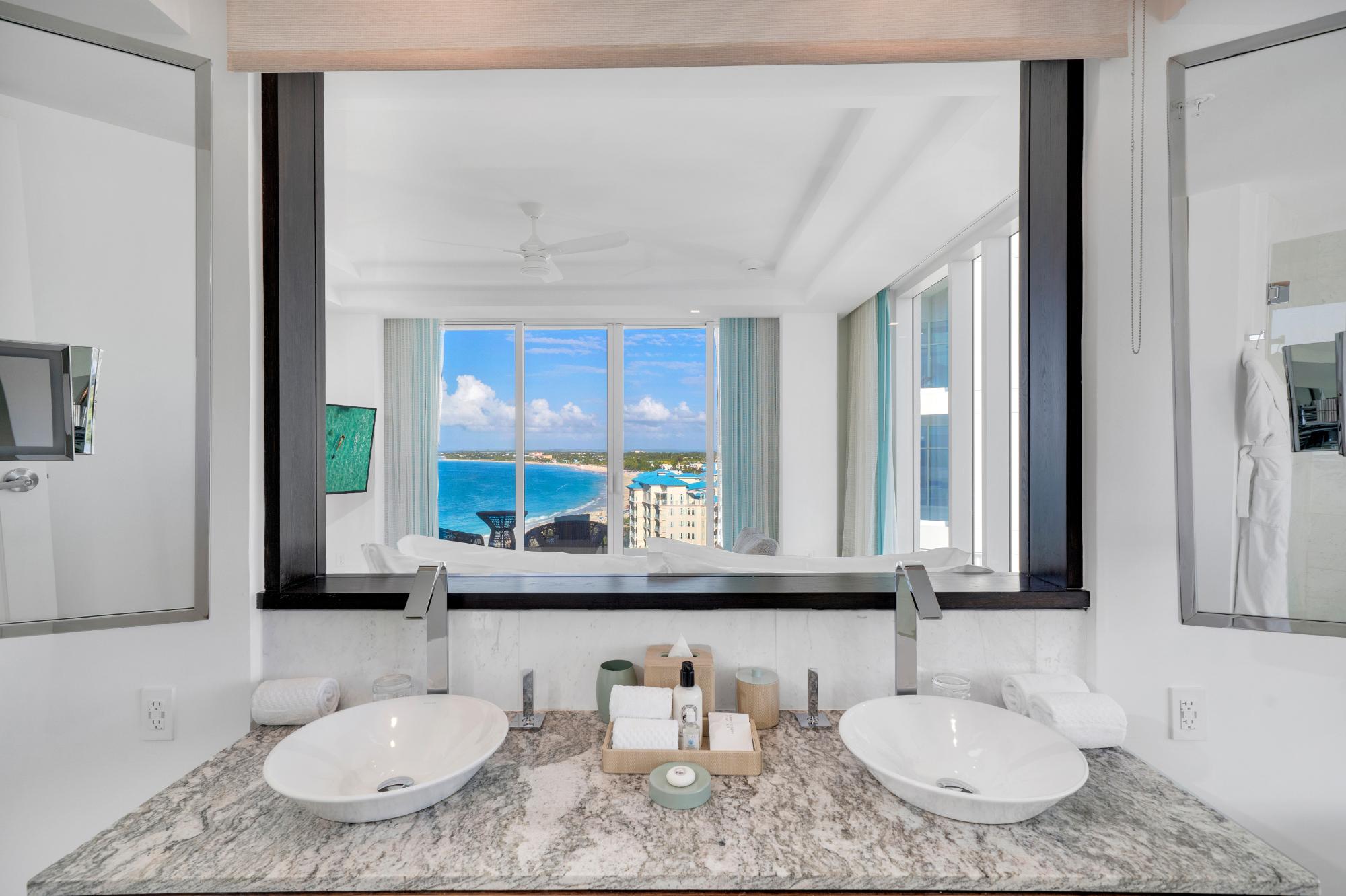 UNIT 2114 RITZ CARLTON 3BR/3BA
