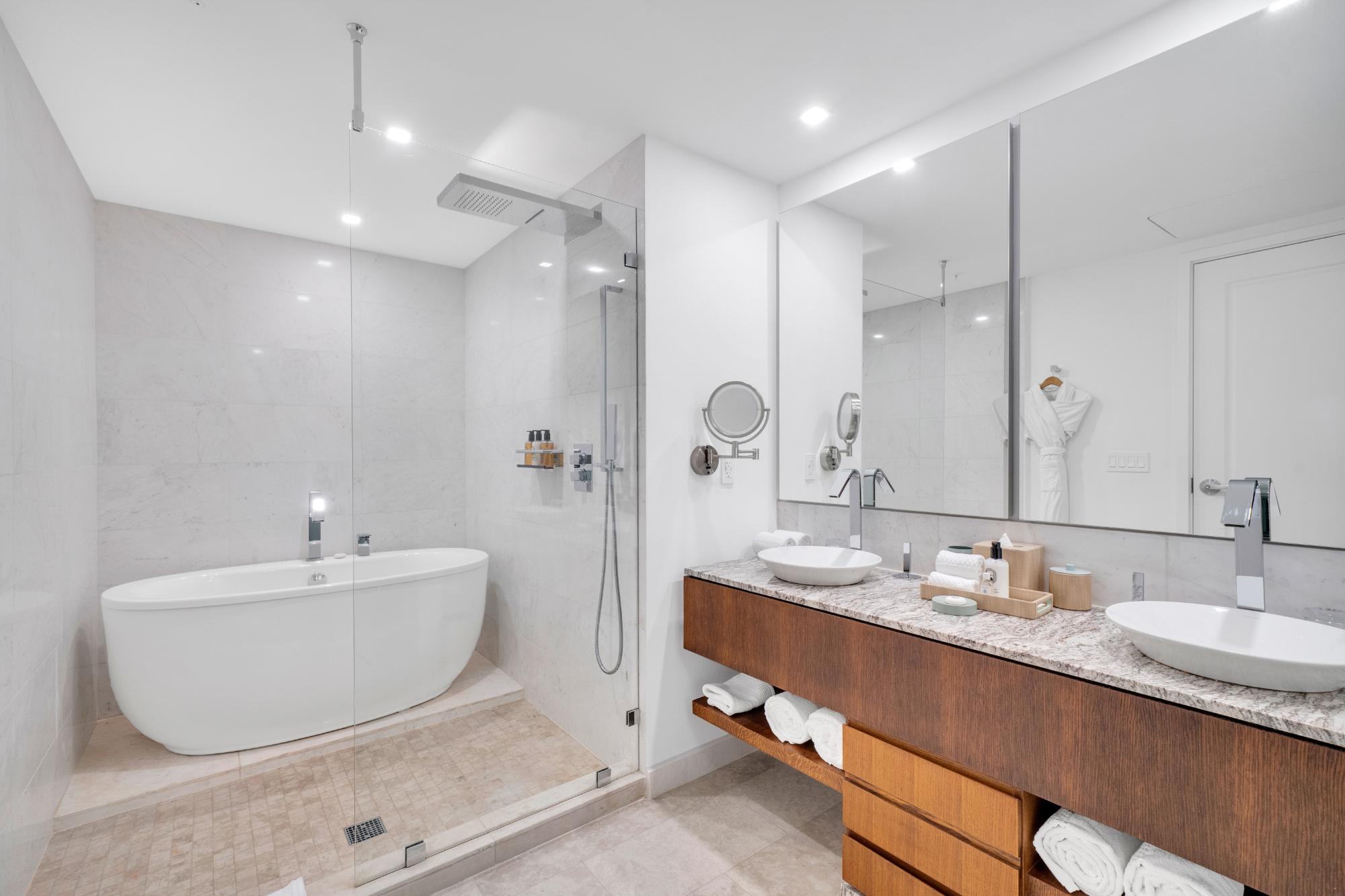 UNIT 2114 RITZ CARLTON 3BR/3BA