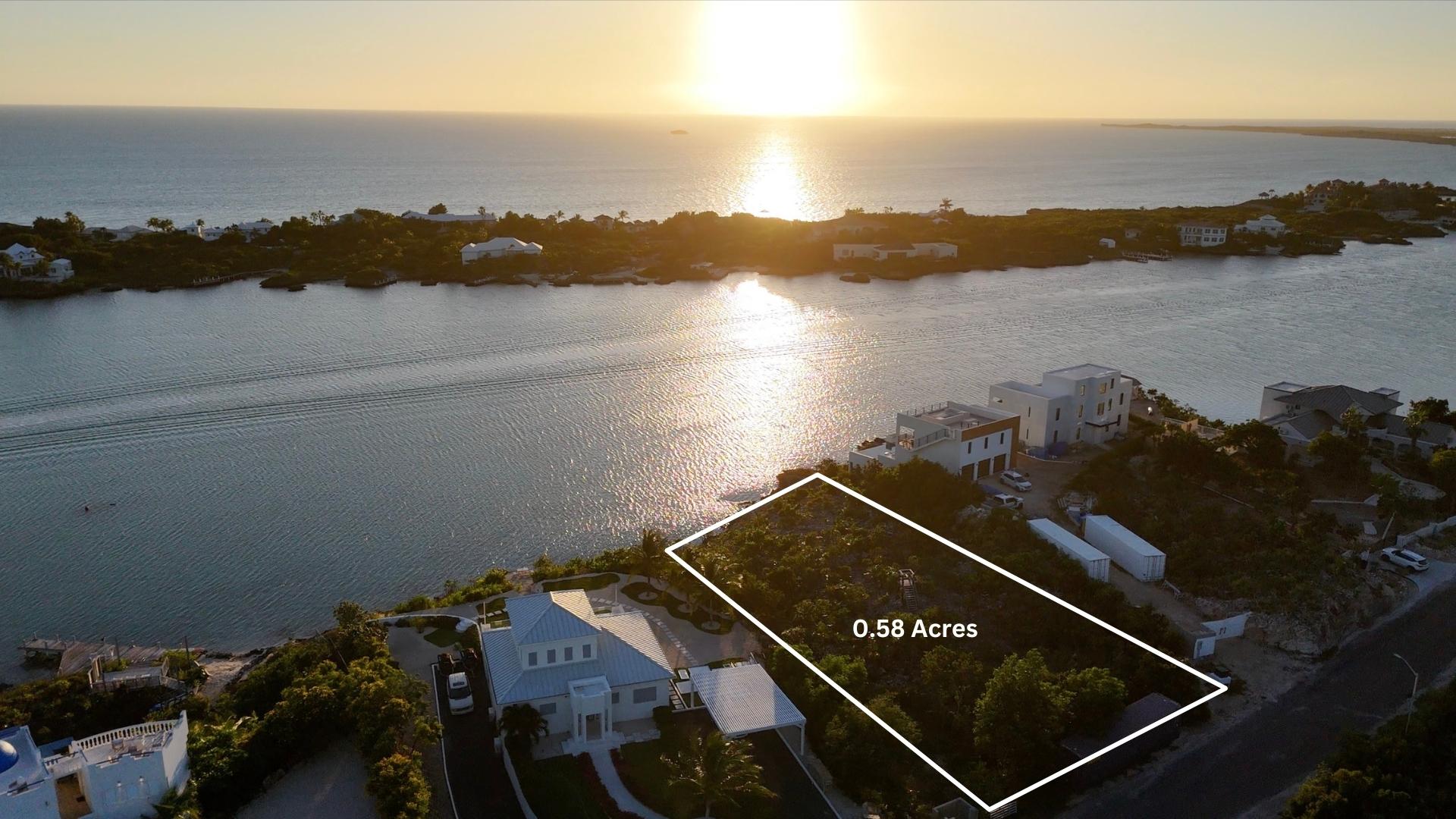 Prime Waterfront Land: Chalk Sound, Silly Creek