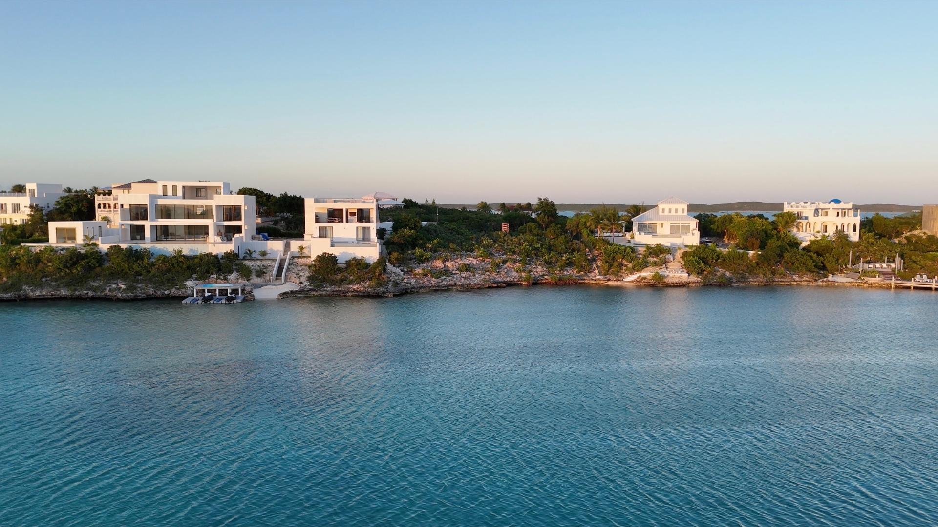 Prime Waterfront Land: Chalk Sound, Silly Creek