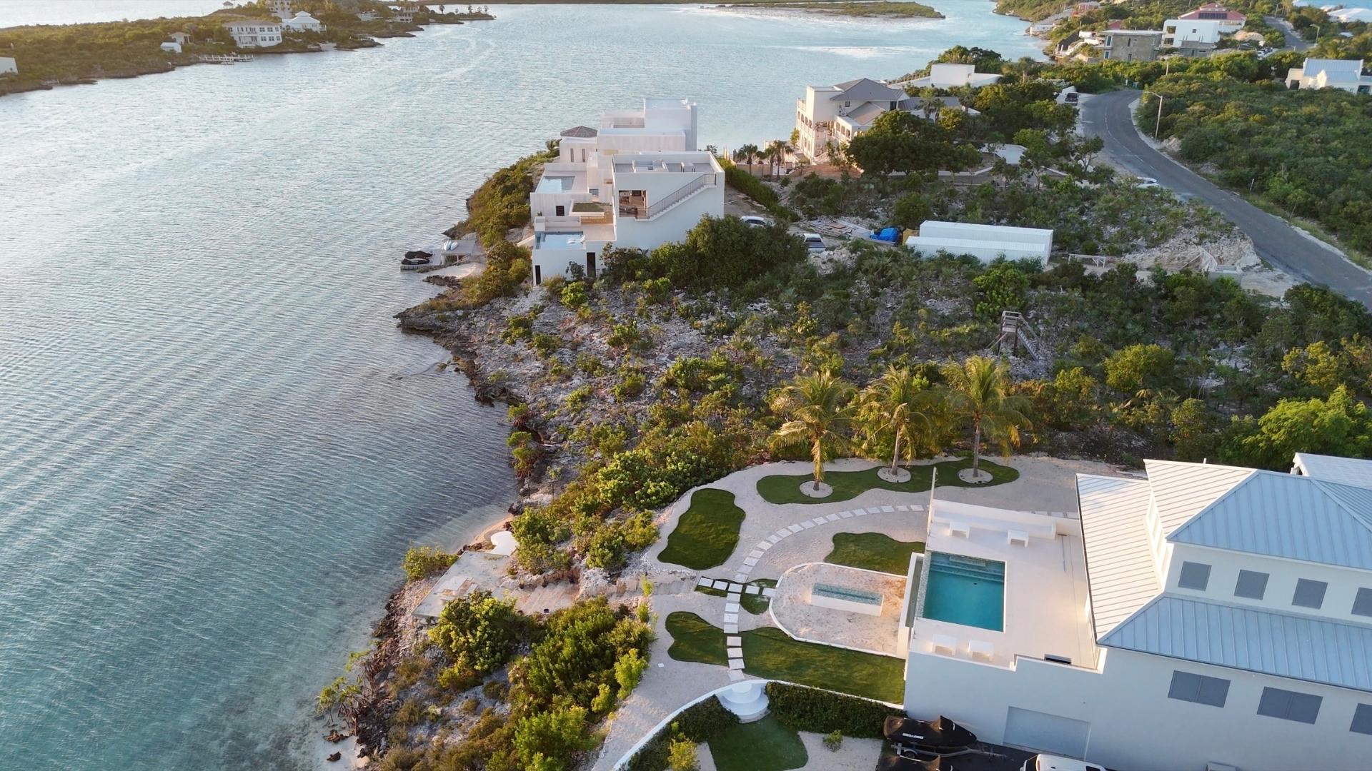 Prime Waterfront Land: Chalk Sound, Silly Creek