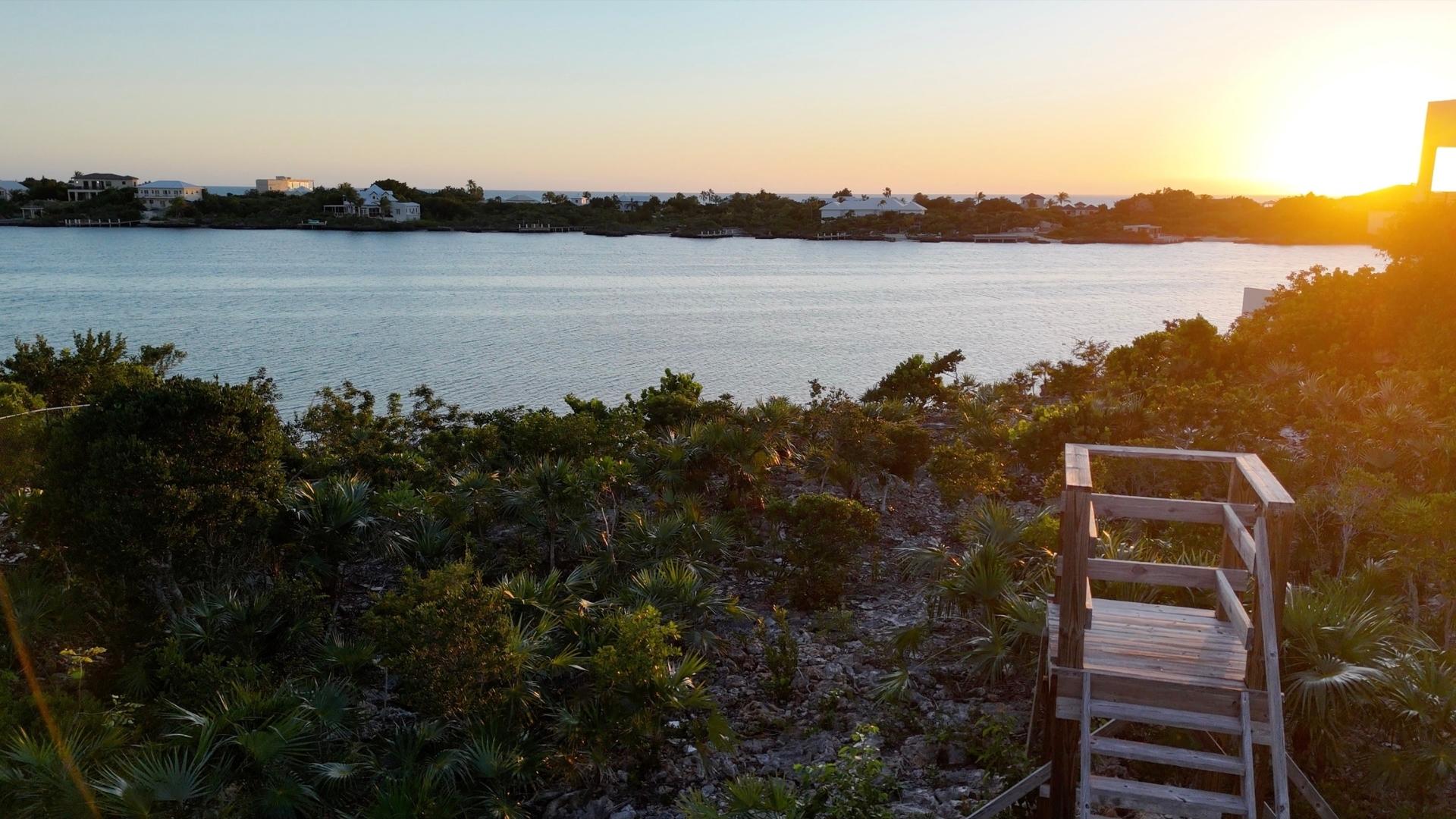 Prime Waterfront Land: Chalk Sound, Silly Creek