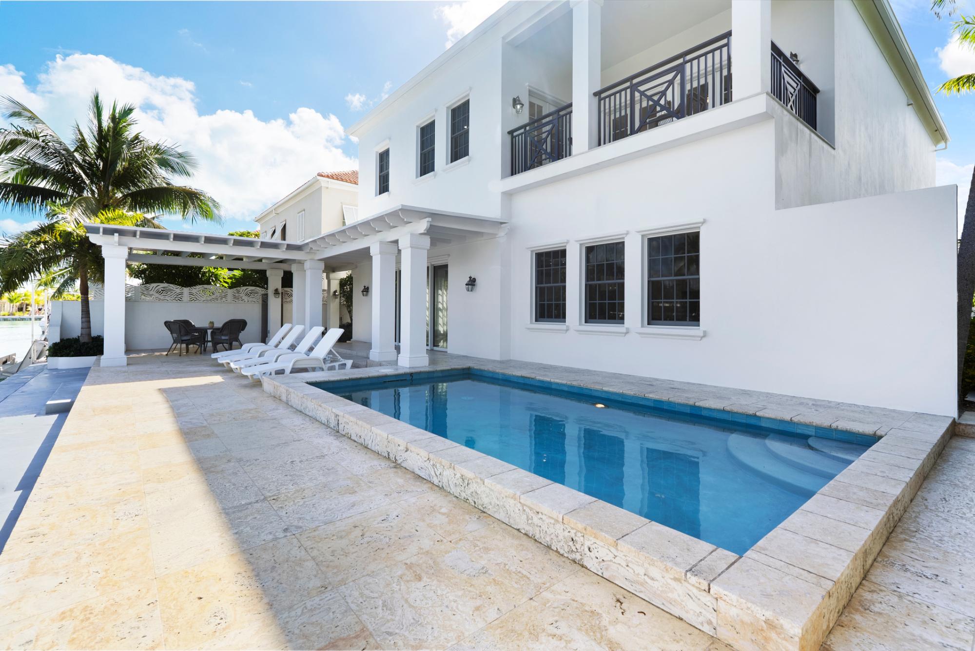 CHANNEL VILLA