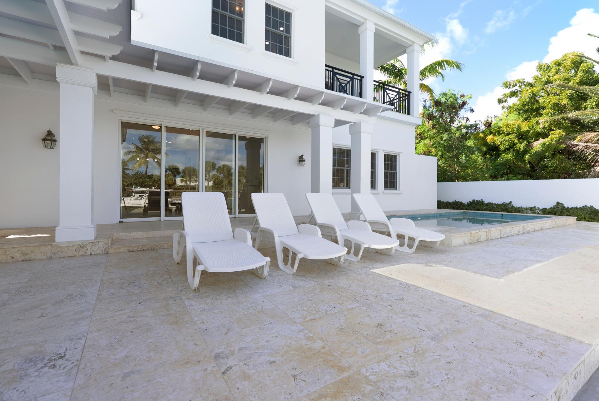 CHANNEL VILLA