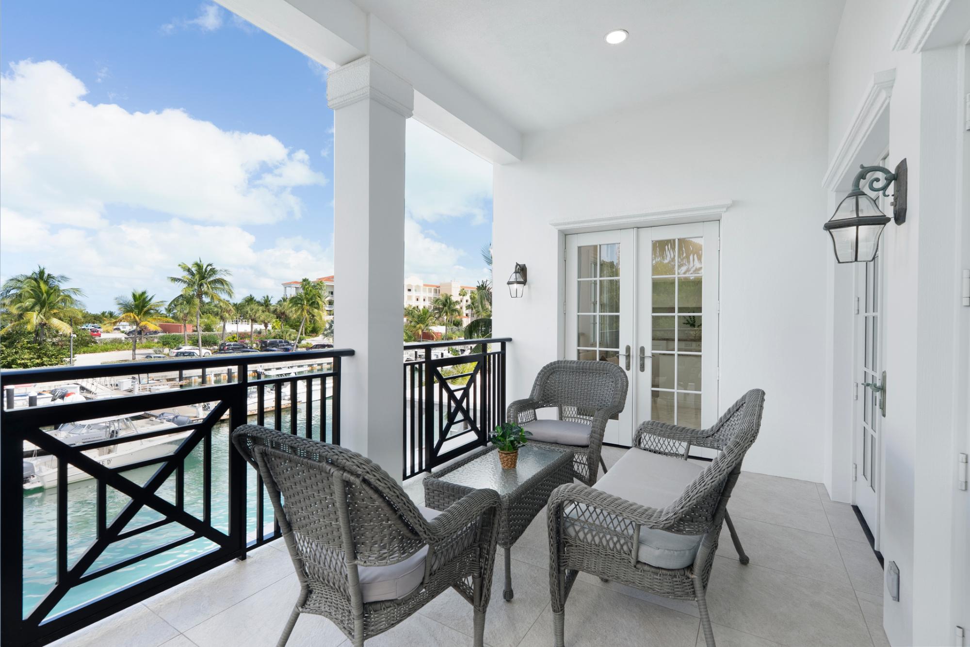 CHANNEL VILLA