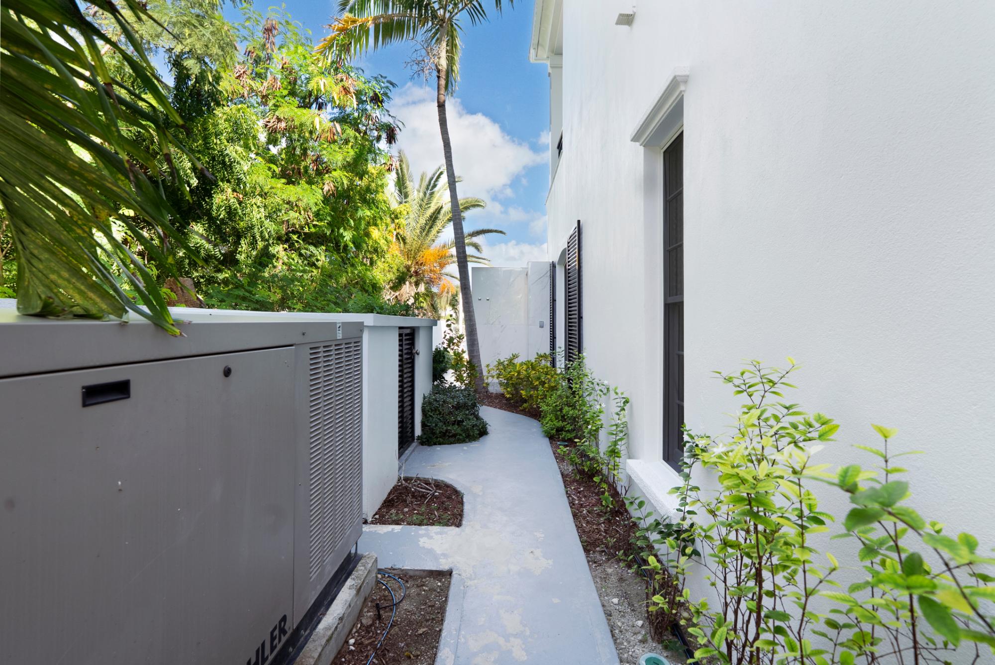 CHANNEL VILLA