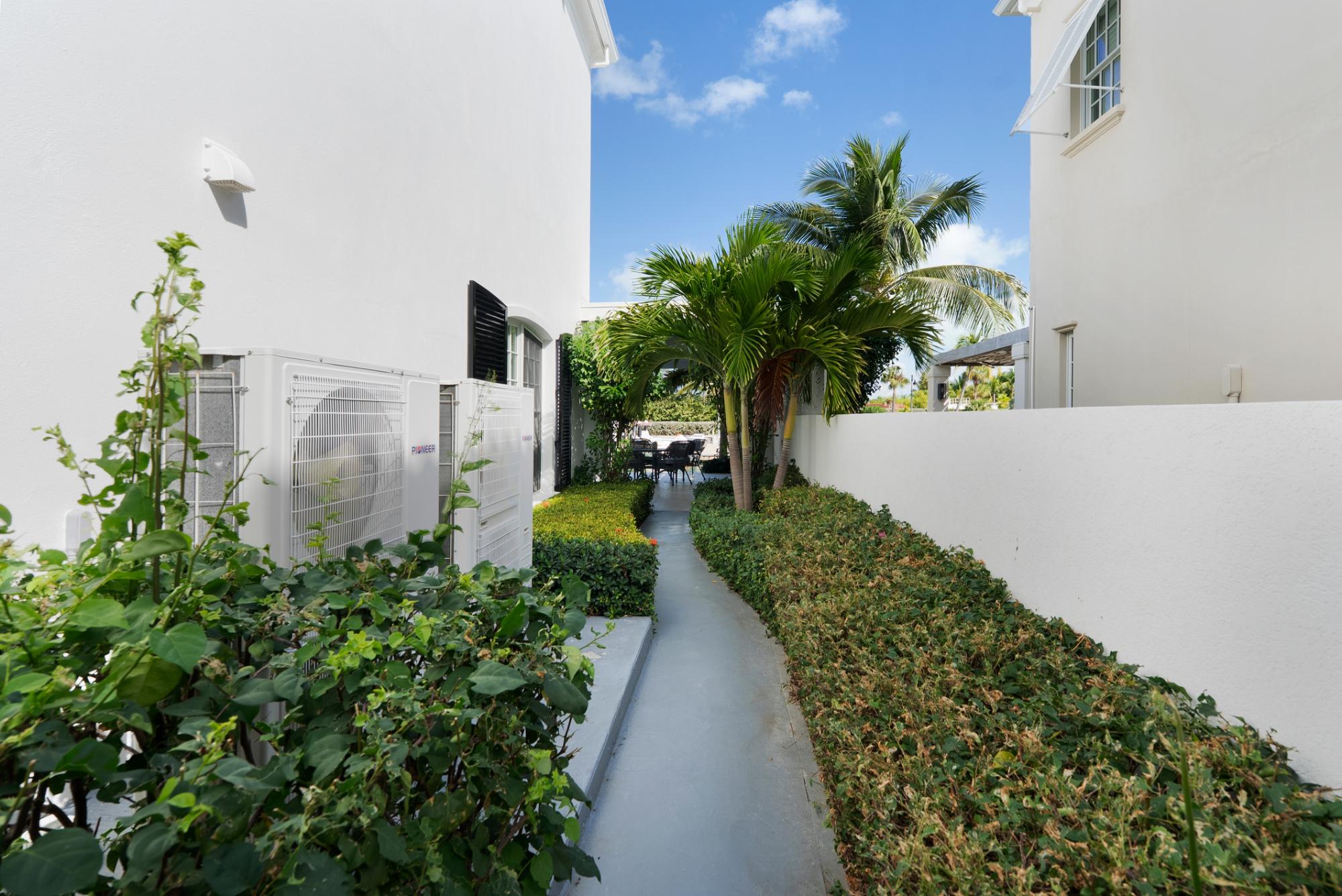CHANNEL VILLA