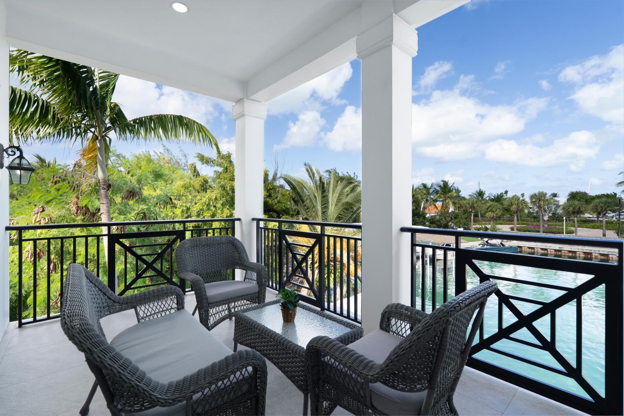 CHANNEL VILLA