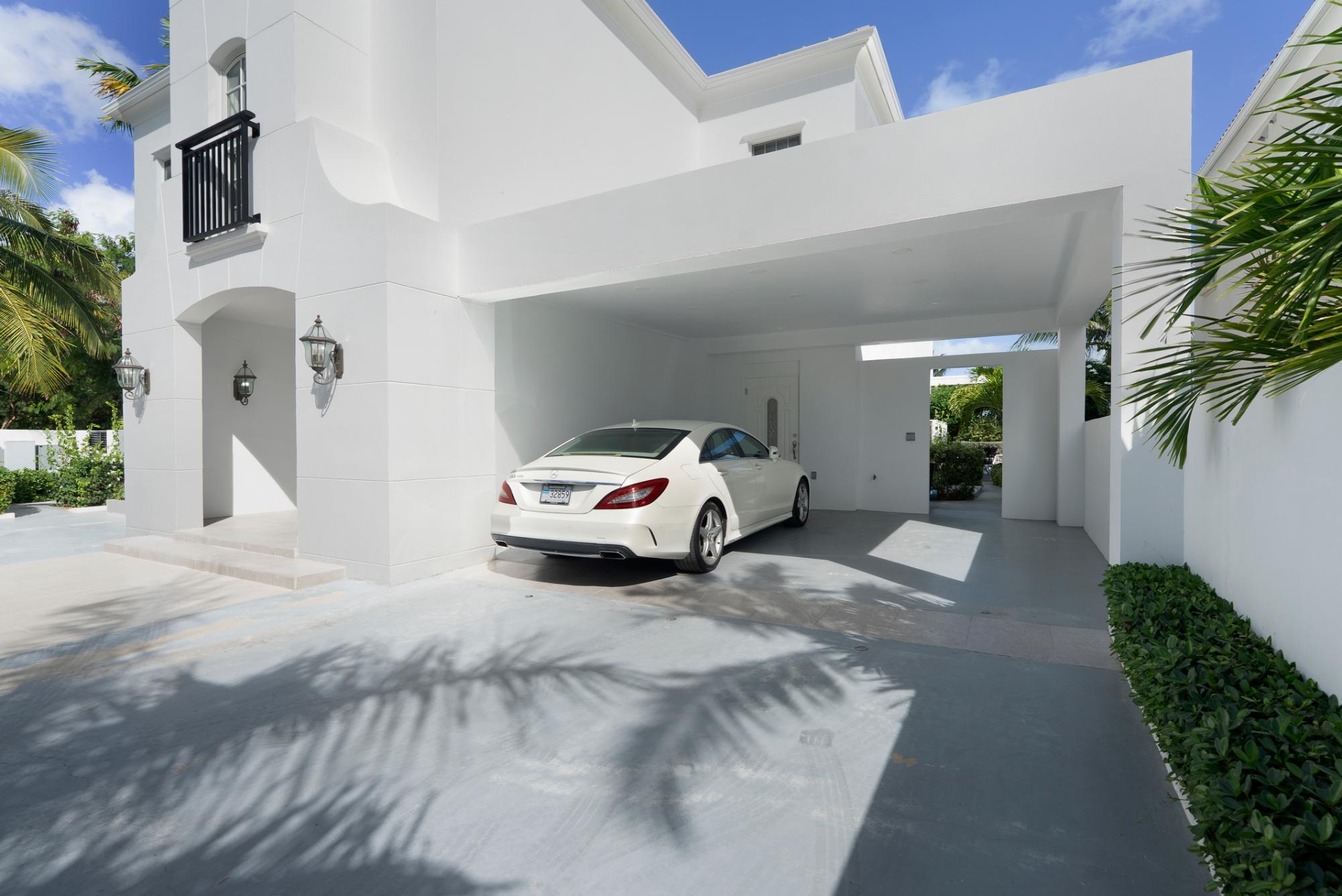CHANNEL VILLA