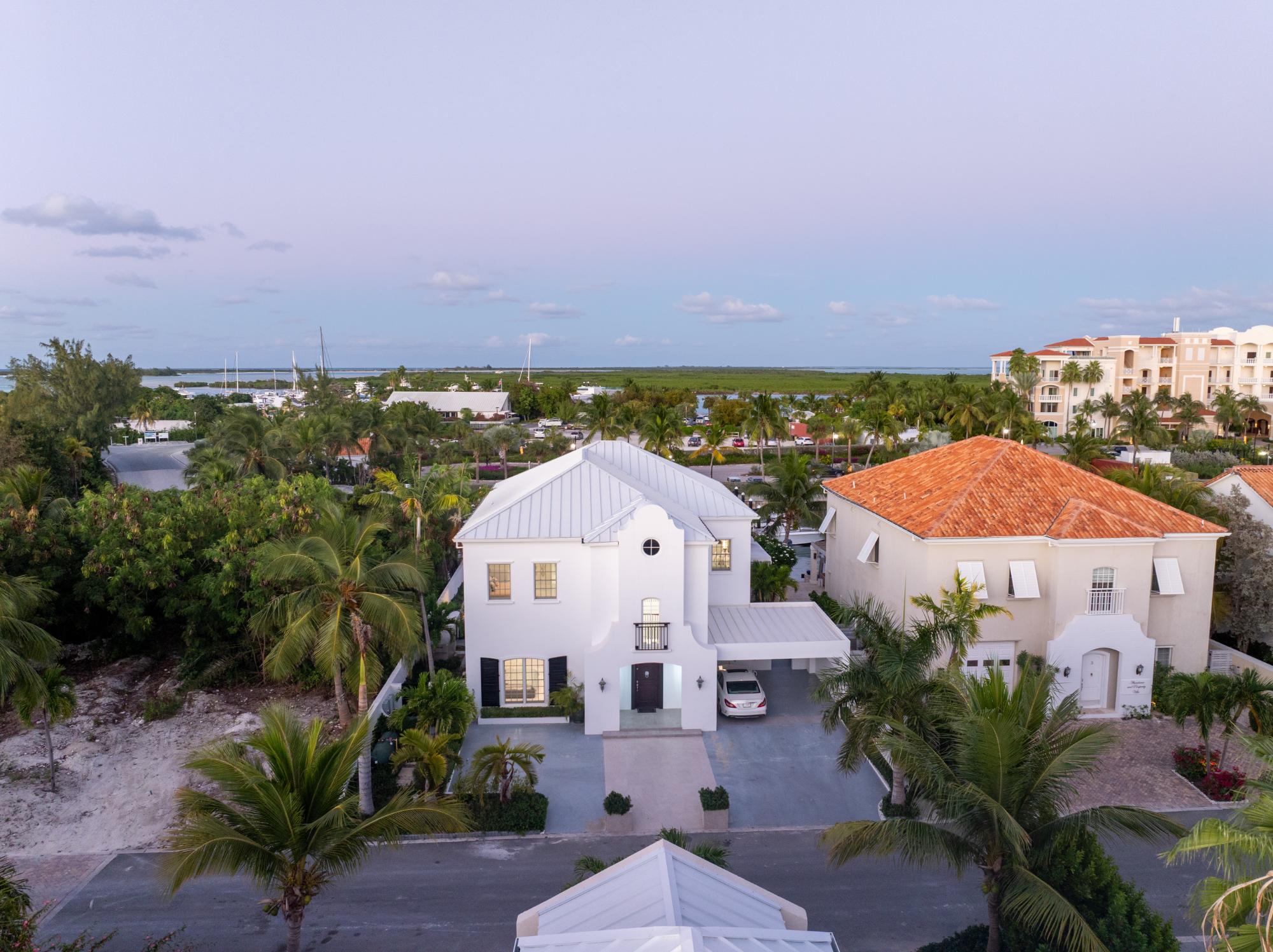 CHANNEL VILLA