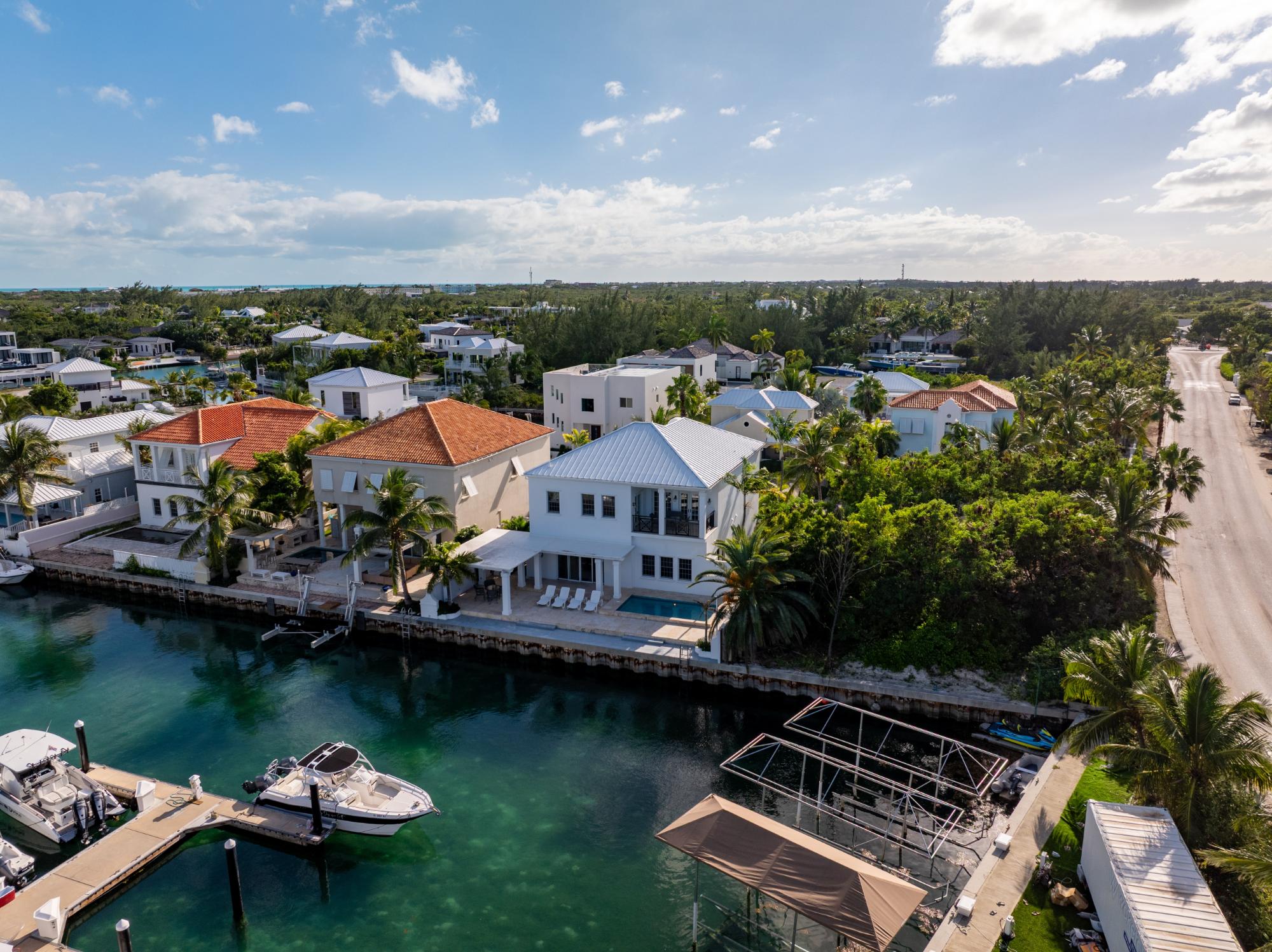 CHANNEL VILLA