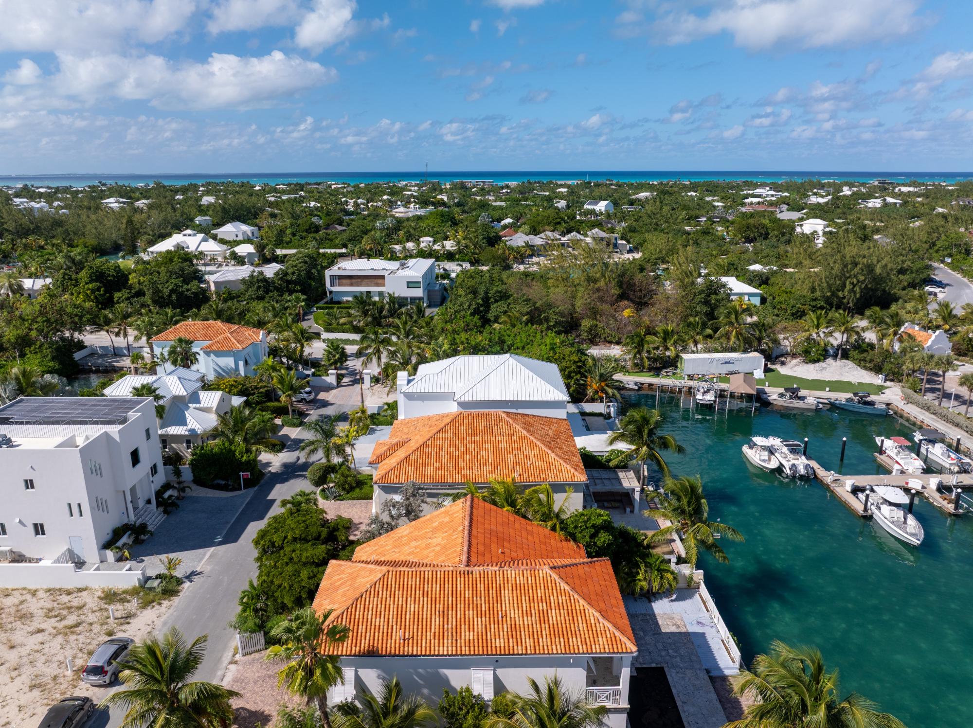 CHANNEL VILLA