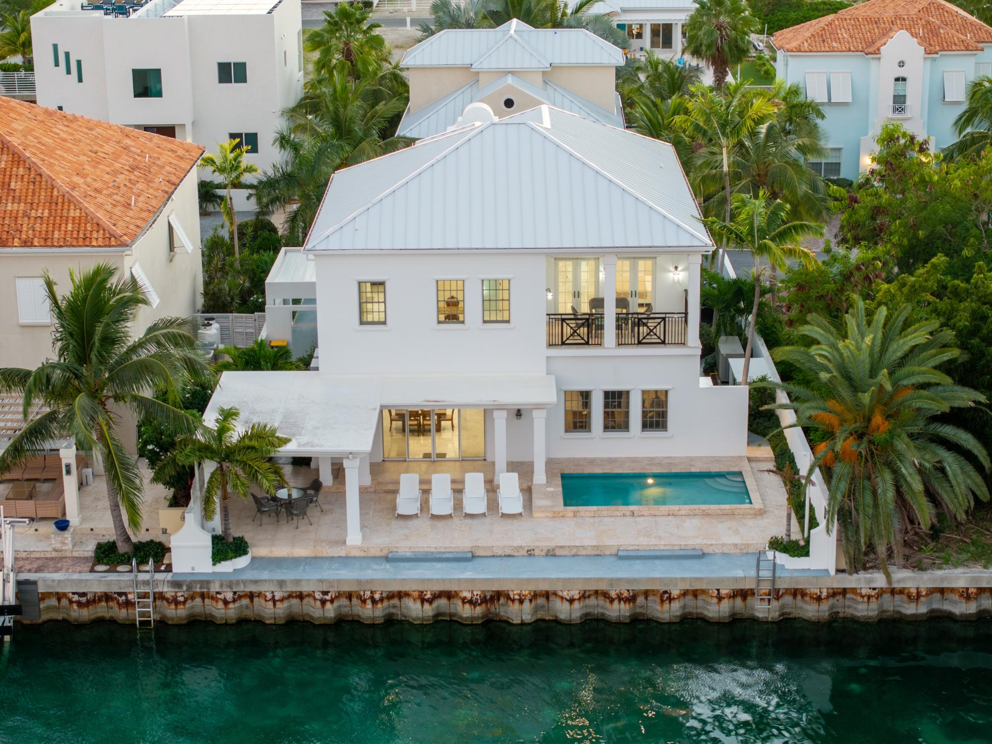 CHANNEL VILLA