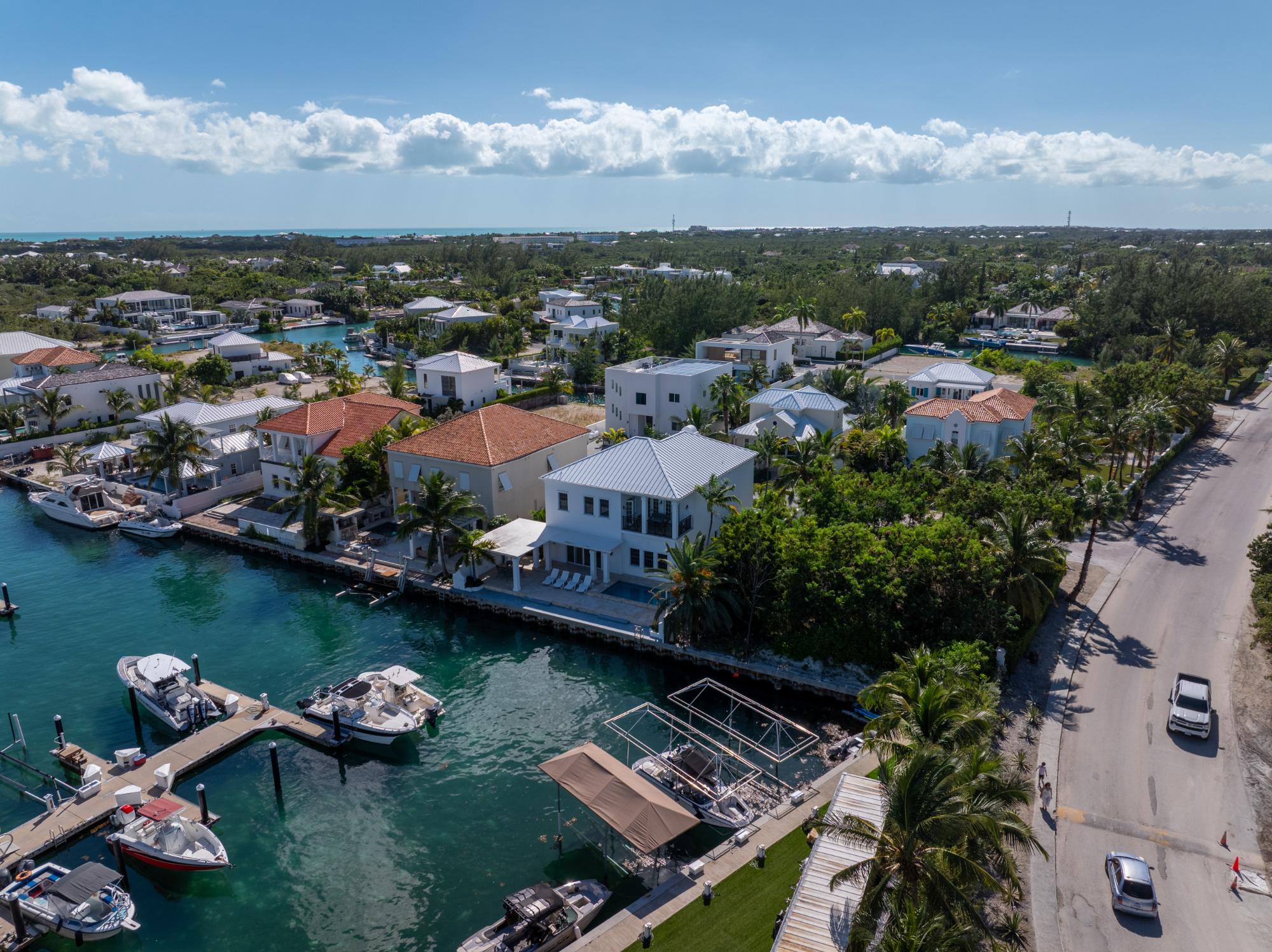 CHANNEL VILLA