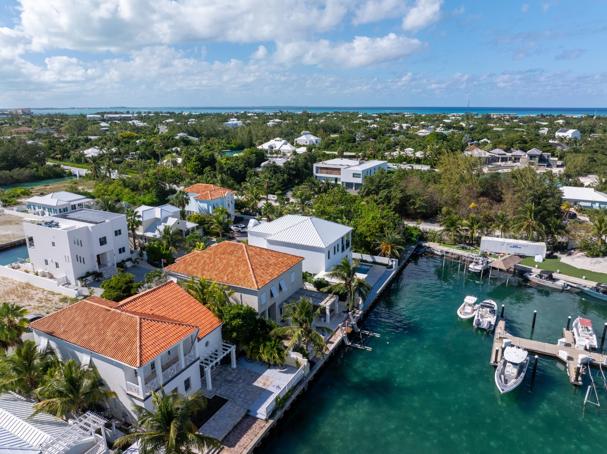 CHANNEL VILLA
