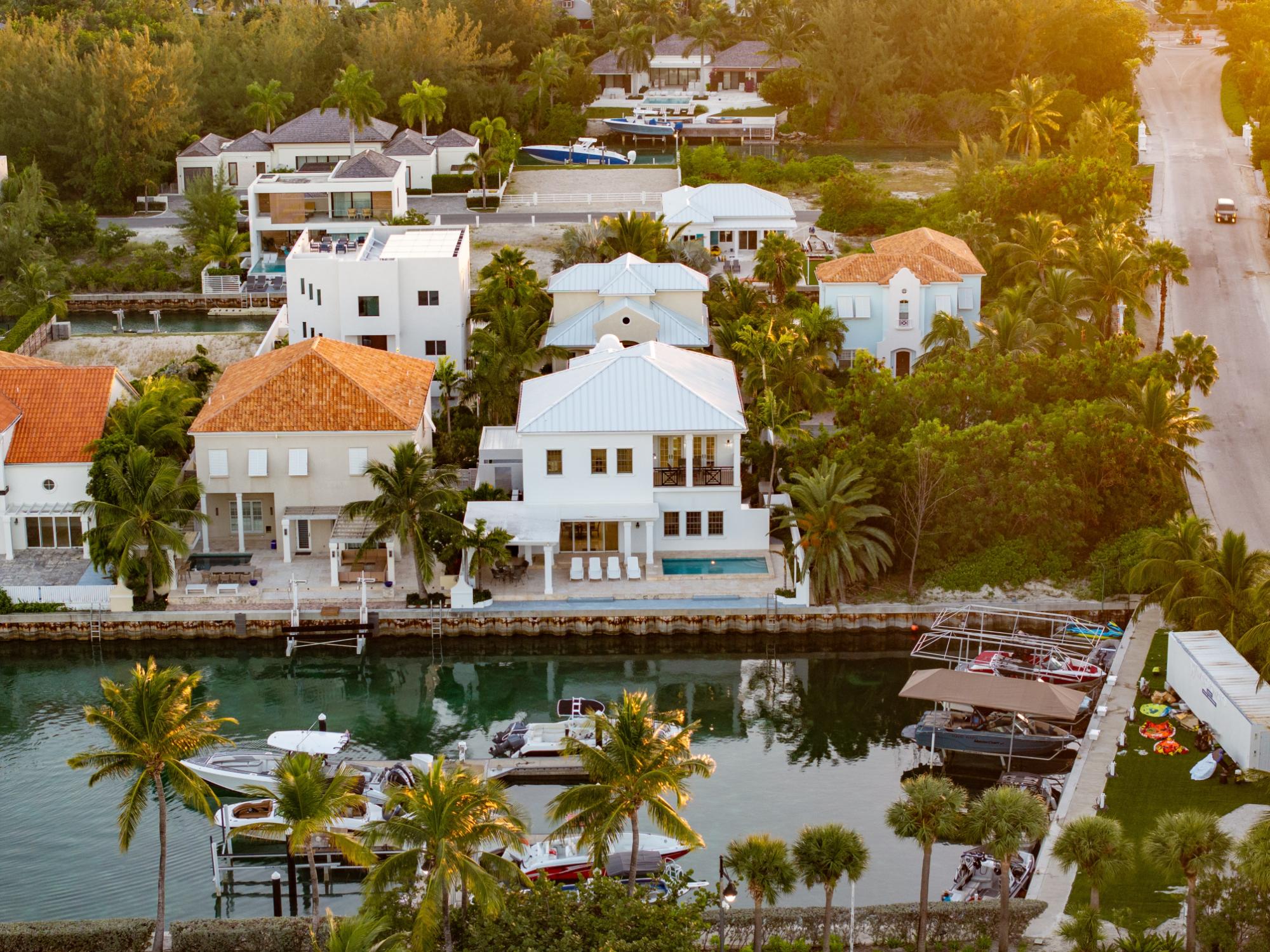 CHANNEL VILLA