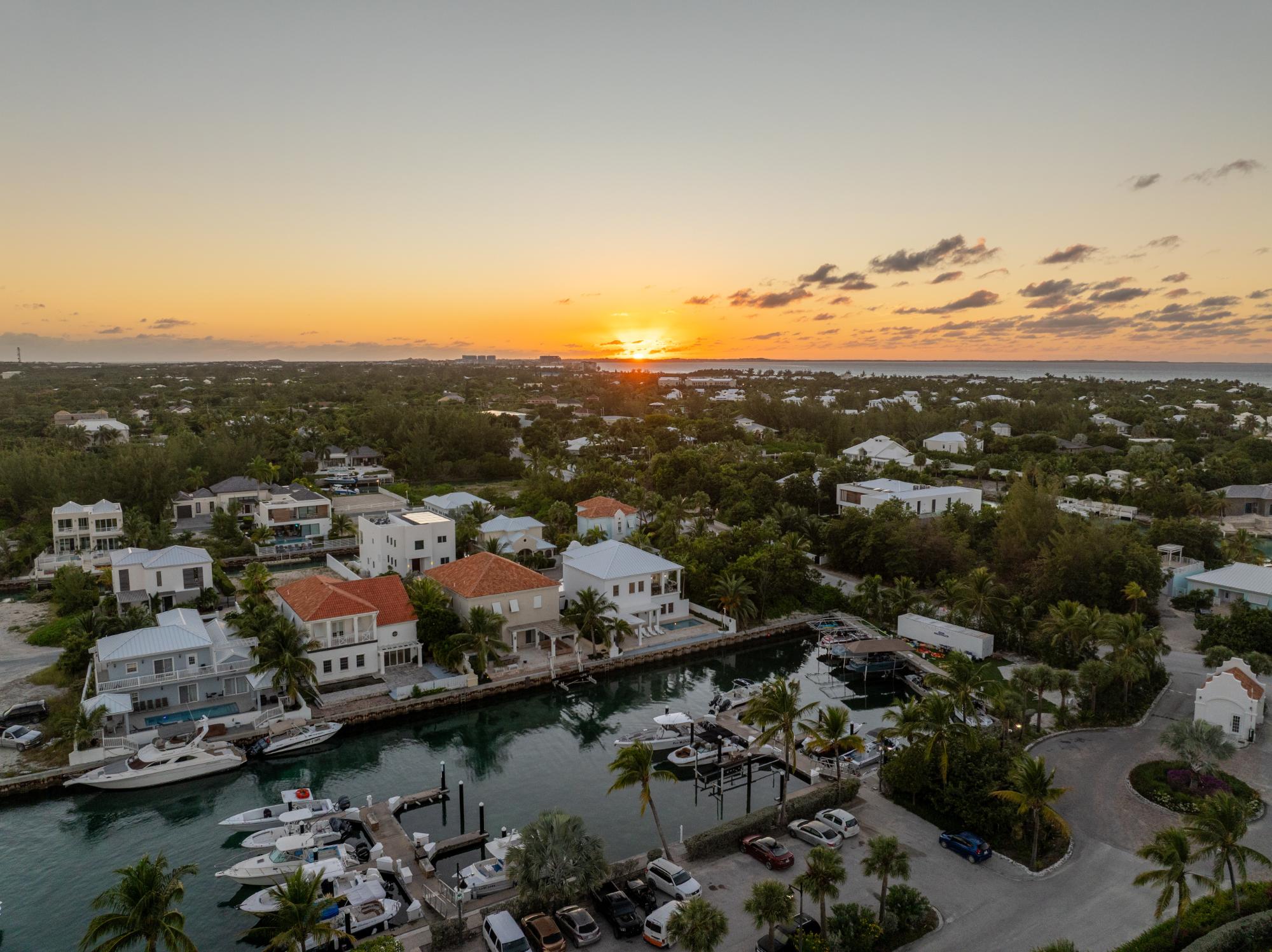 CHANNEL VILLA