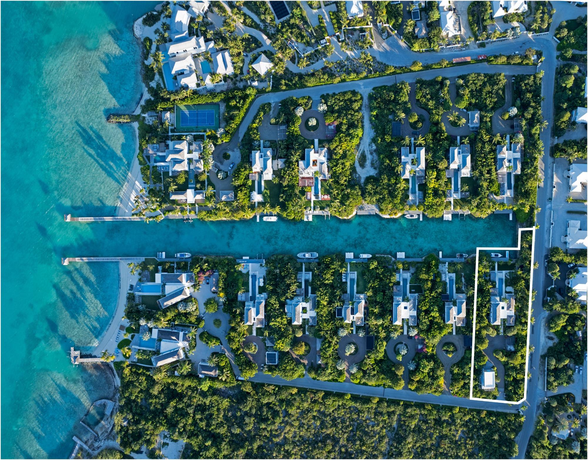 BLUE CAY ESTATE — photo 2