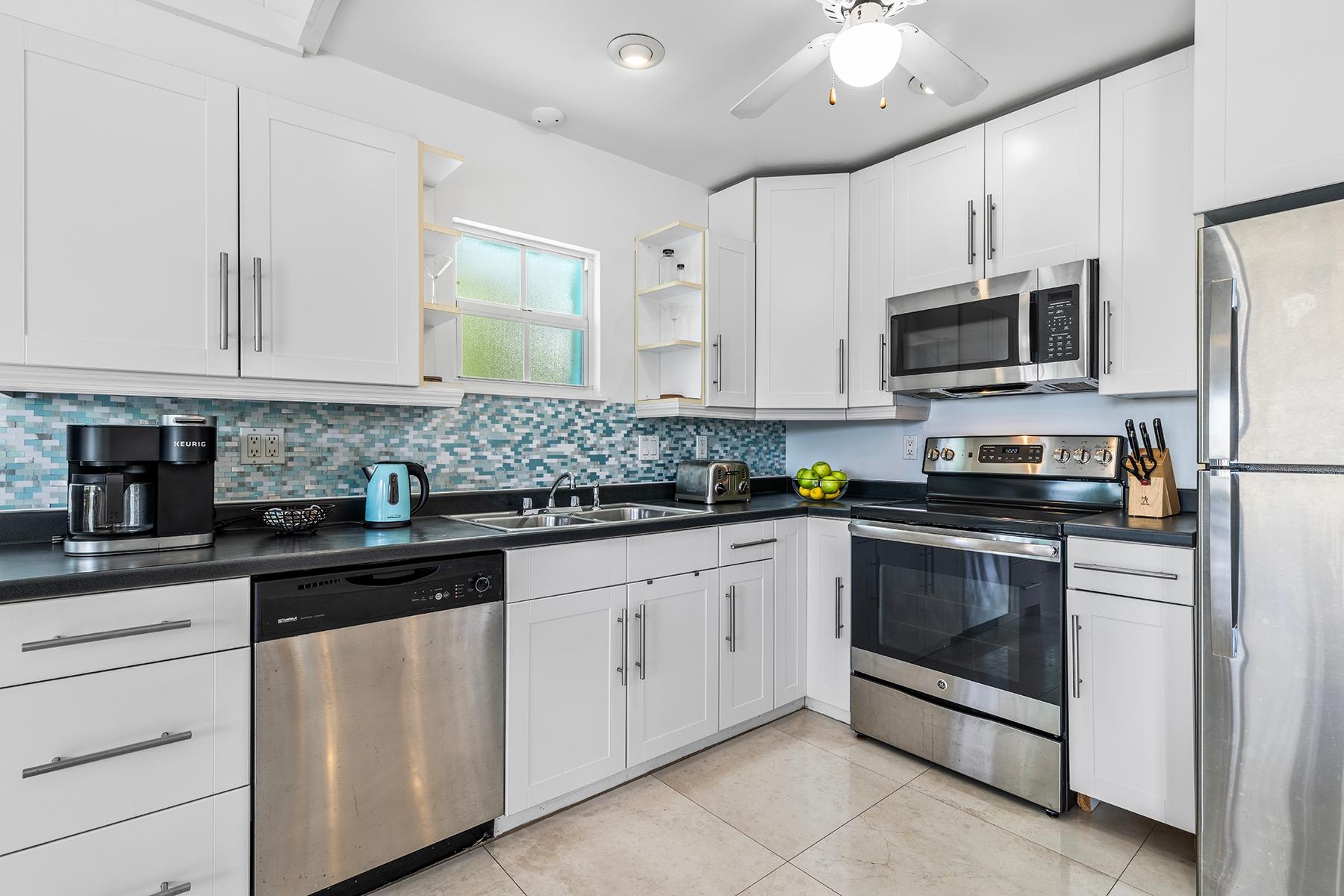 1 SAVANNAH DRIVE — photo 3