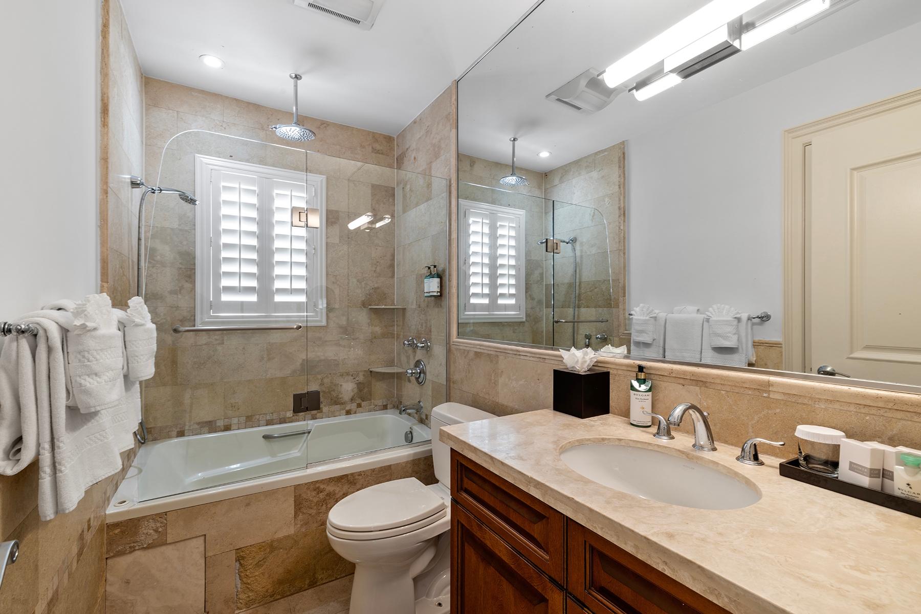 Windsong Resort 2 bedroom 2.5 bathrooms Lockout