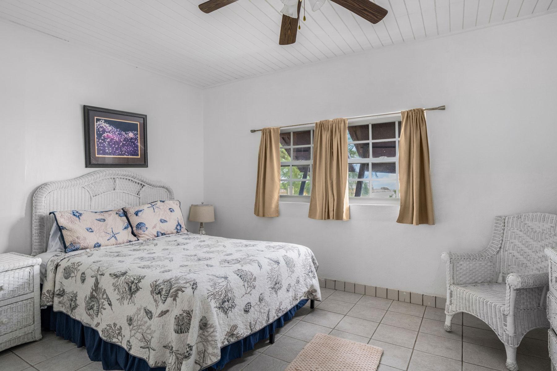 TRADEWINDS, SALTCAY